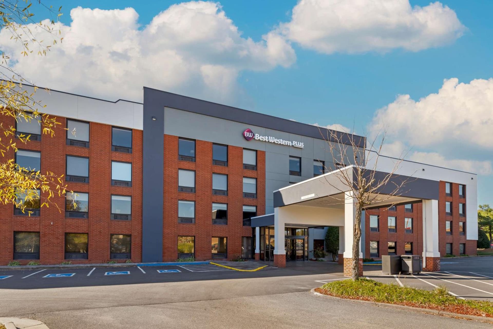 Best Western PLUS Executive Hotel Richmond gallery photo in Richmond, VA — image 6