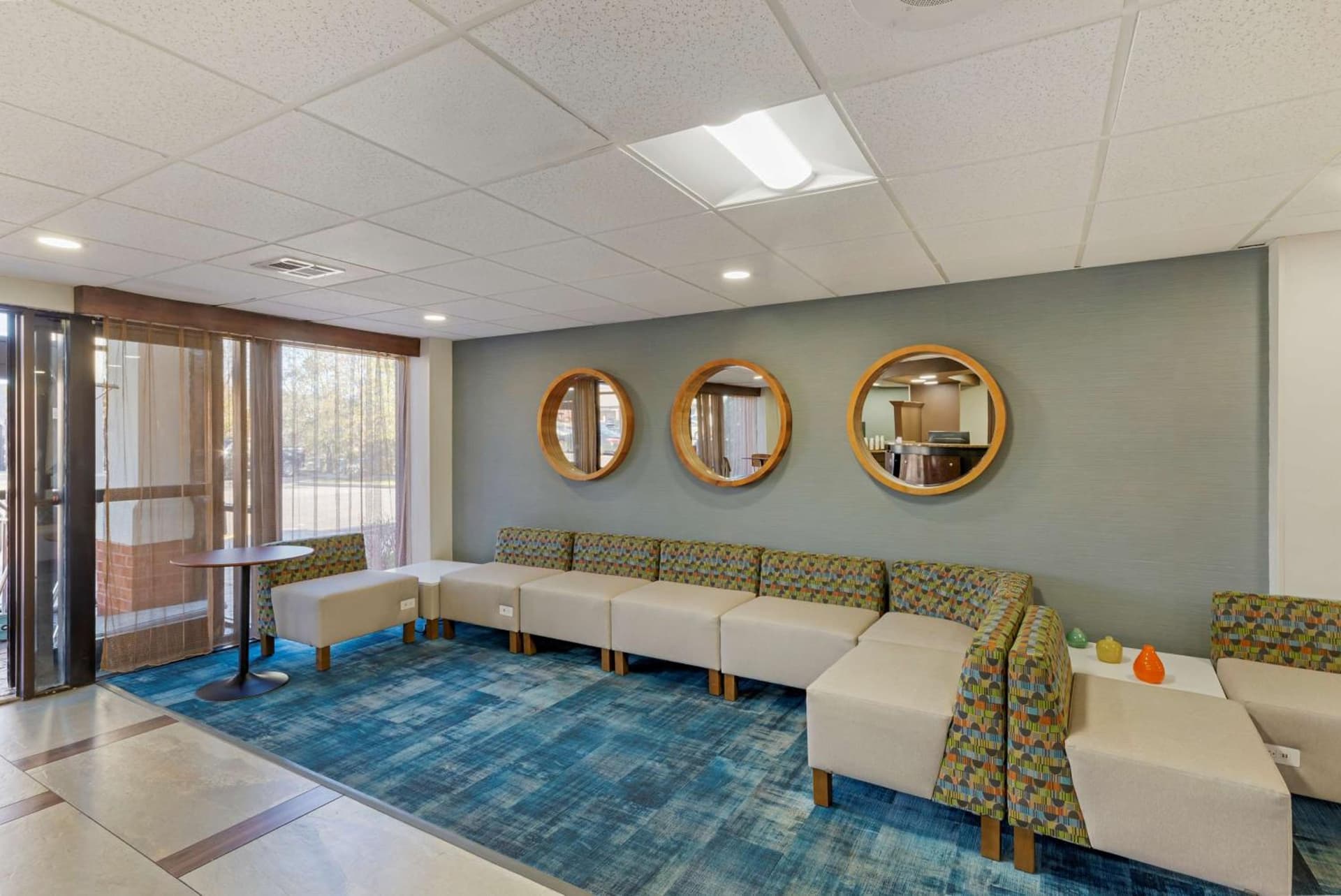 Best Western PLUS Executive Hotel Richmond property views in Richmond, VA — gallery photo 3
