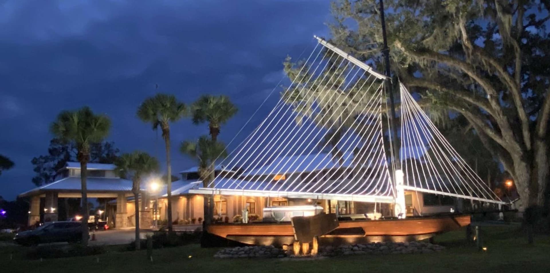 PaddleTail Waterfront Lodge, Trademark Collection by Wyndham featured exterior or lobby in Crystal River, FL — similar hotel