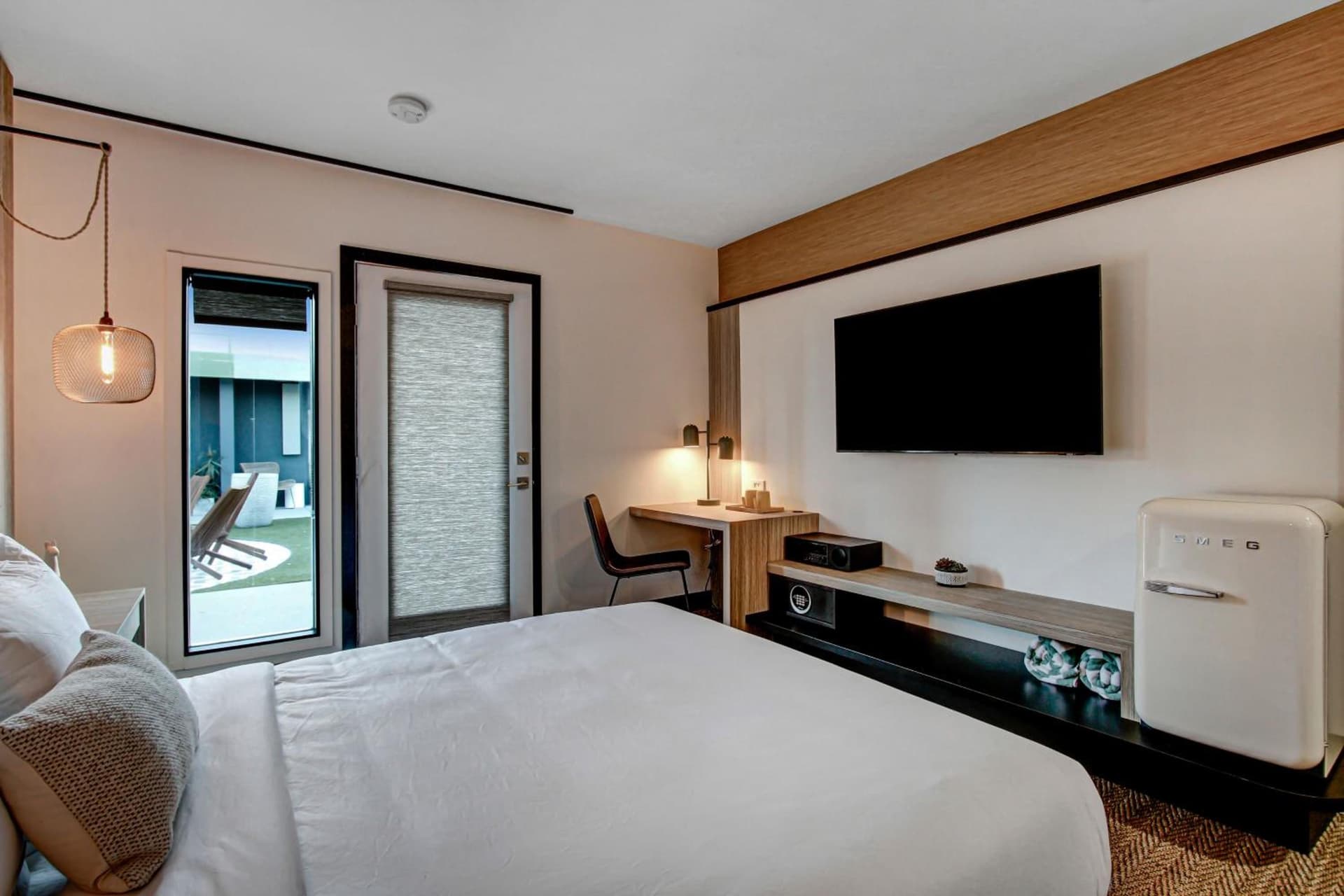 Mahala - 21 and Over - A Town & Desert Boutique Hotel gallery photo in Palm Springs, CA — image 5