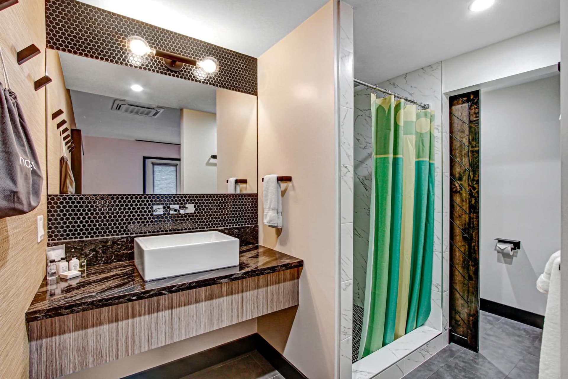 Mahala - 21 and Over - A Town & Desert Boutique Hotel gallery photo in Palm Springs, CA — image 4