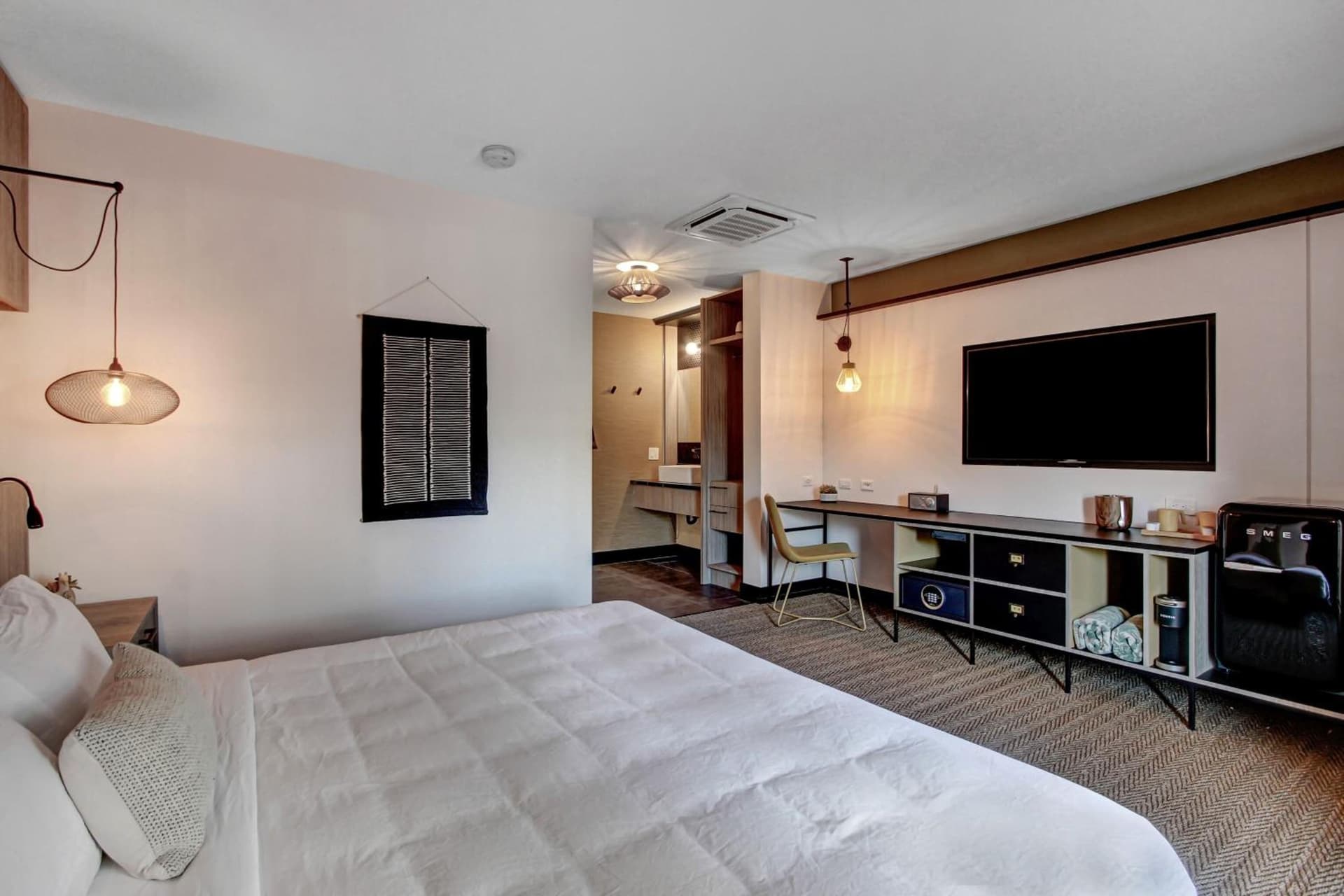 Mahala - 21 and Over - A Town & Desert Boutique Hotel property views in Palm Springs, CA — gallery photo 3
