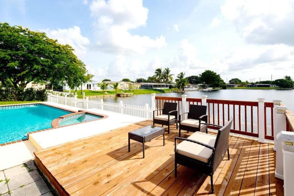 Stunning Lake-Front Villa with Pool & Spa exterior or lobby in Pembroke Pines, FL — main listing photo
