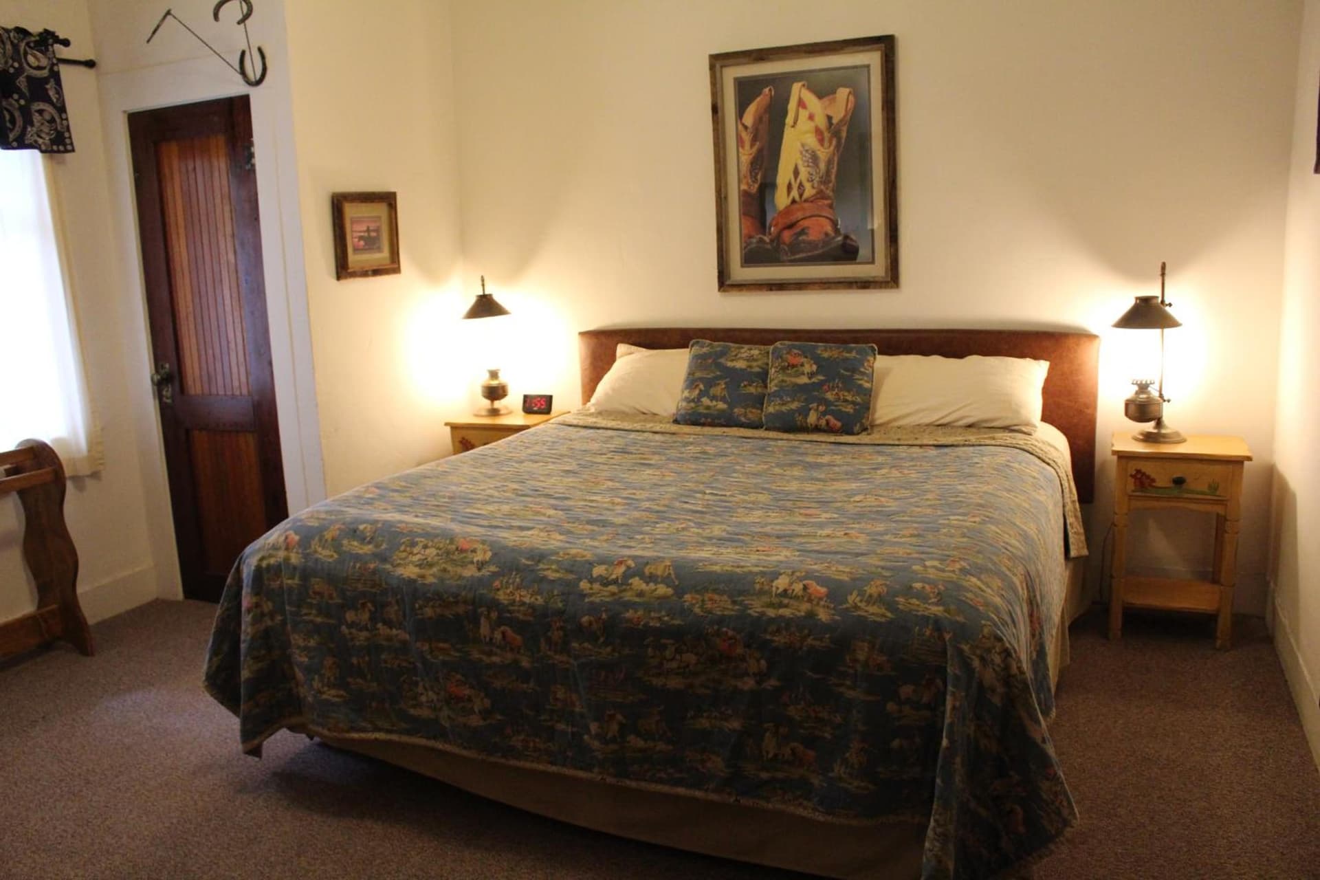 Kay El Bar Guest Ranch interior in Wickenburg, AZ — gallery photo 2