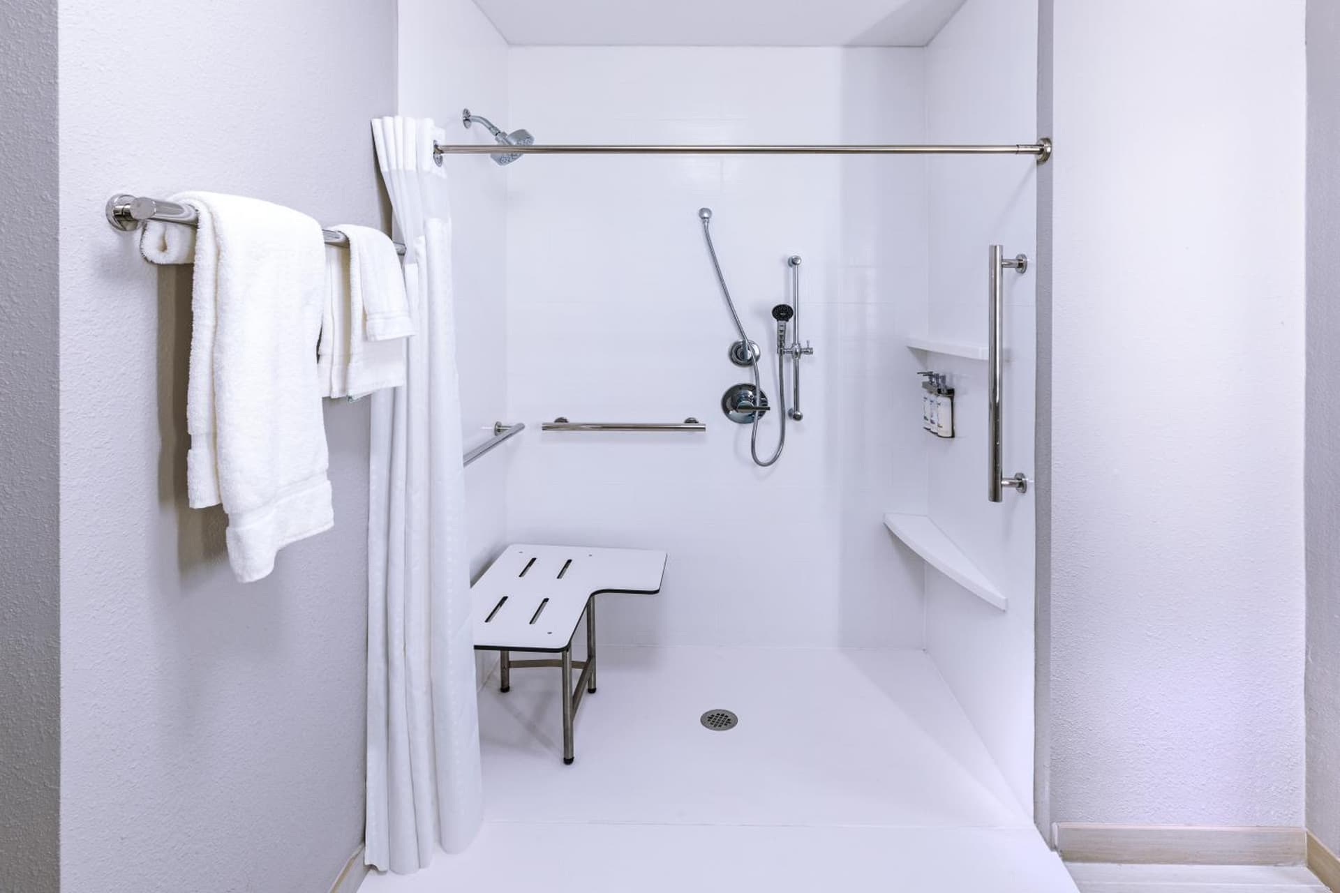Holiday Inn Express & Suites - Houston - Downtown North by IHG interior in Houston, TX — gallery photo 2
