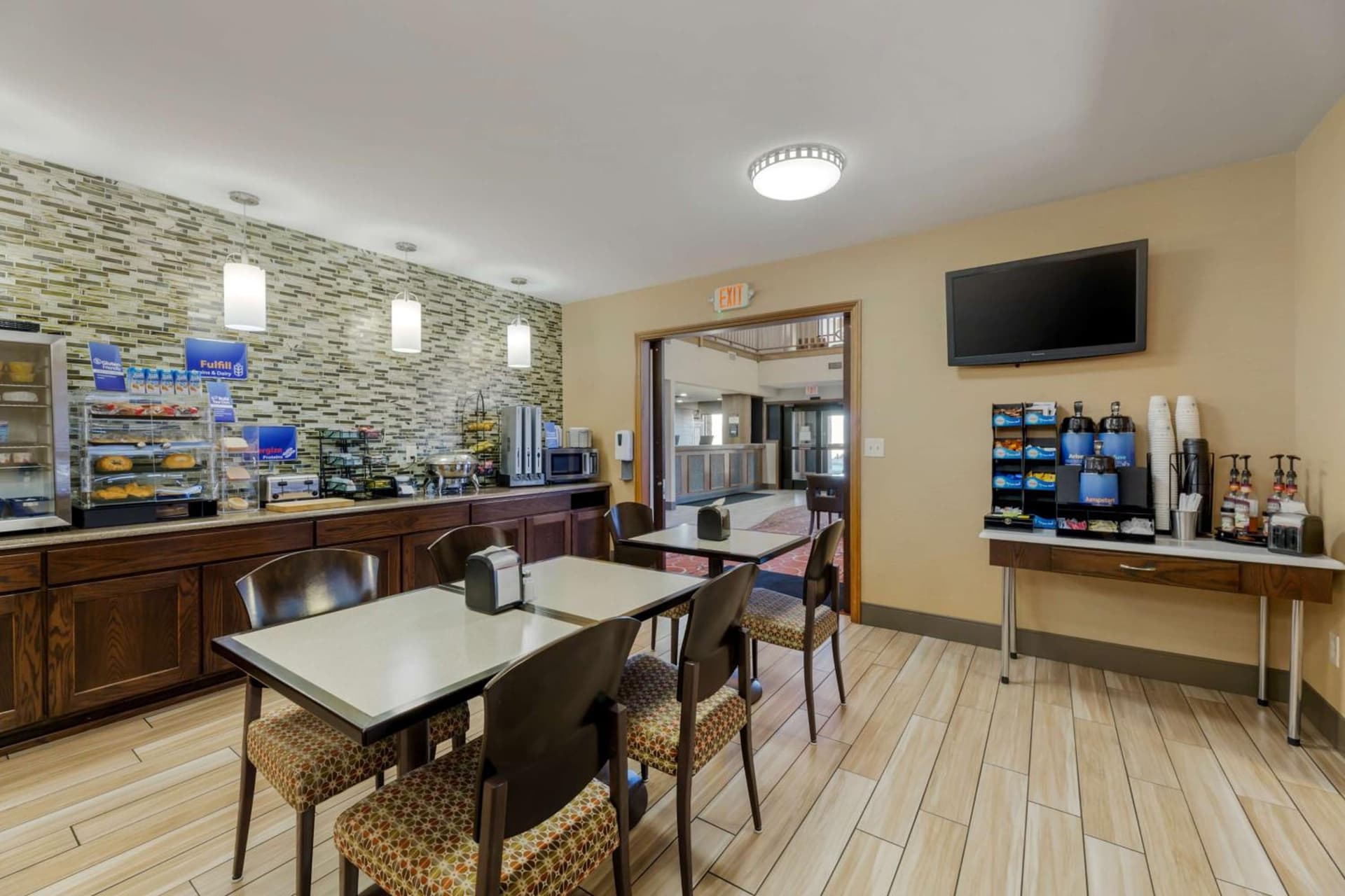 Best Western Falcon Plaza - Bowling Green gallery photo in Bowling Green, OH — image 5