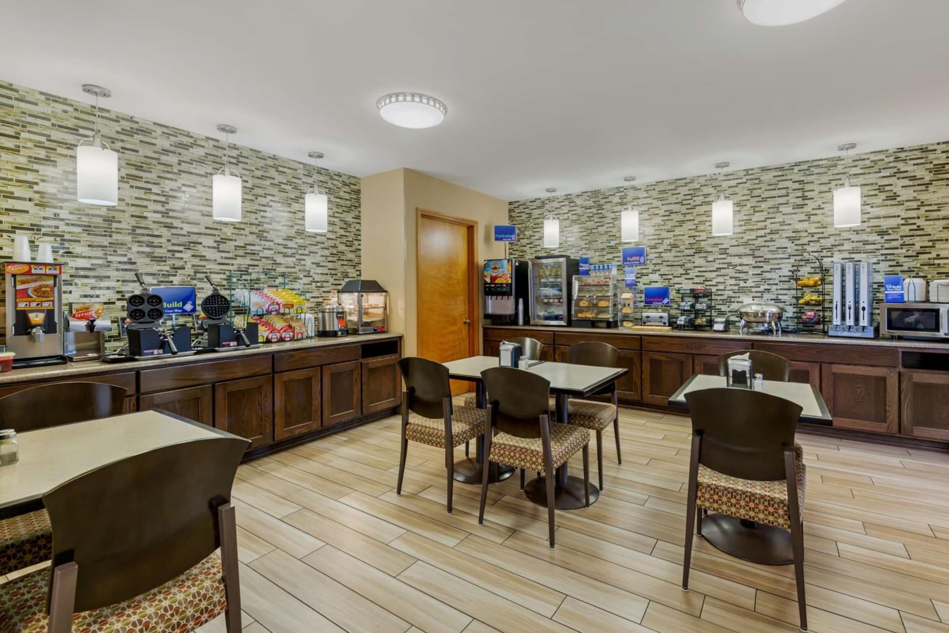 Best Western Falcon Plaza - Bowling Green gallery photo in Bowling Green, OH — image 18
