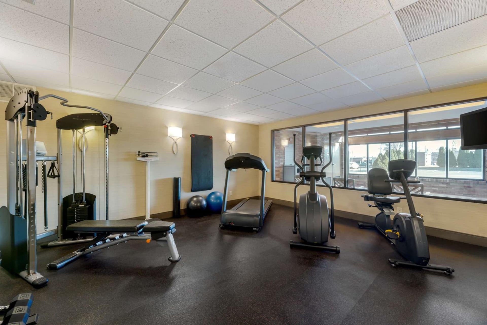 Best Western Falcon Plaza - Bowling Green gallery photo in Bowling Green, OH — image 31
