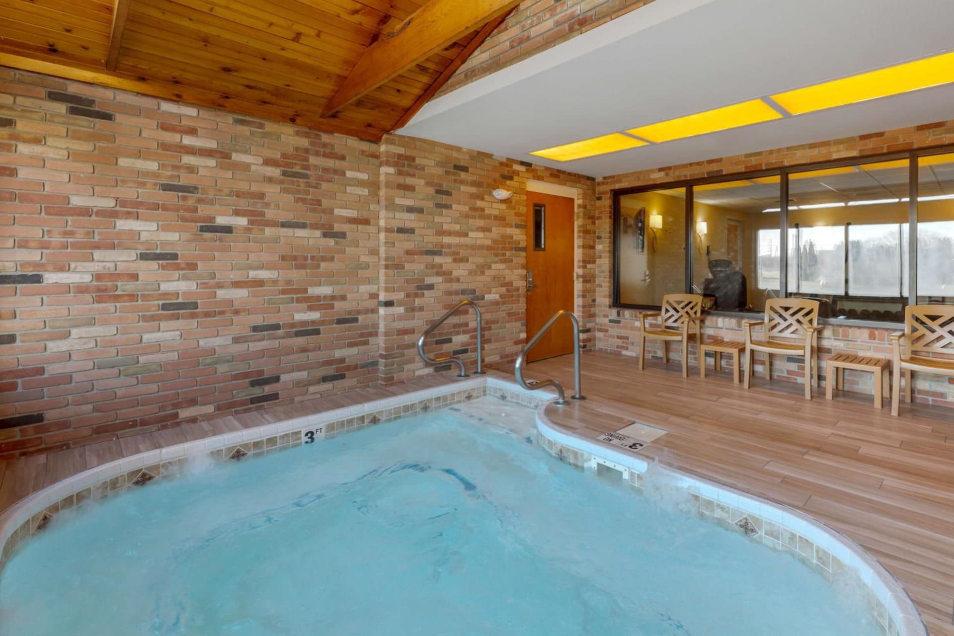 Best Western Falcon Plaza - Bowling Green gallery photo in Bowling Green, OH — image 14