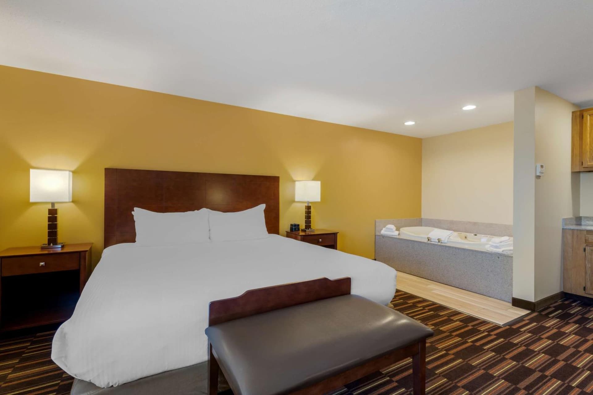Best Western Falcon Plaza - Bowling Green gallery photo in Bowling Green, OH — image 28