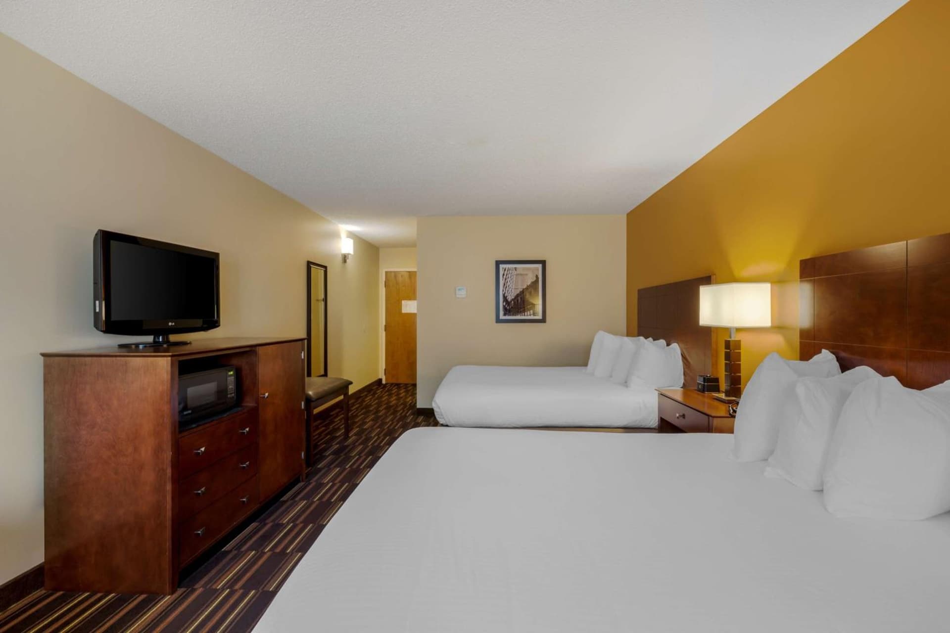 Best Western Falcon Plaza - Bowling Green gallery photo in Bowling Green, OH — image 35