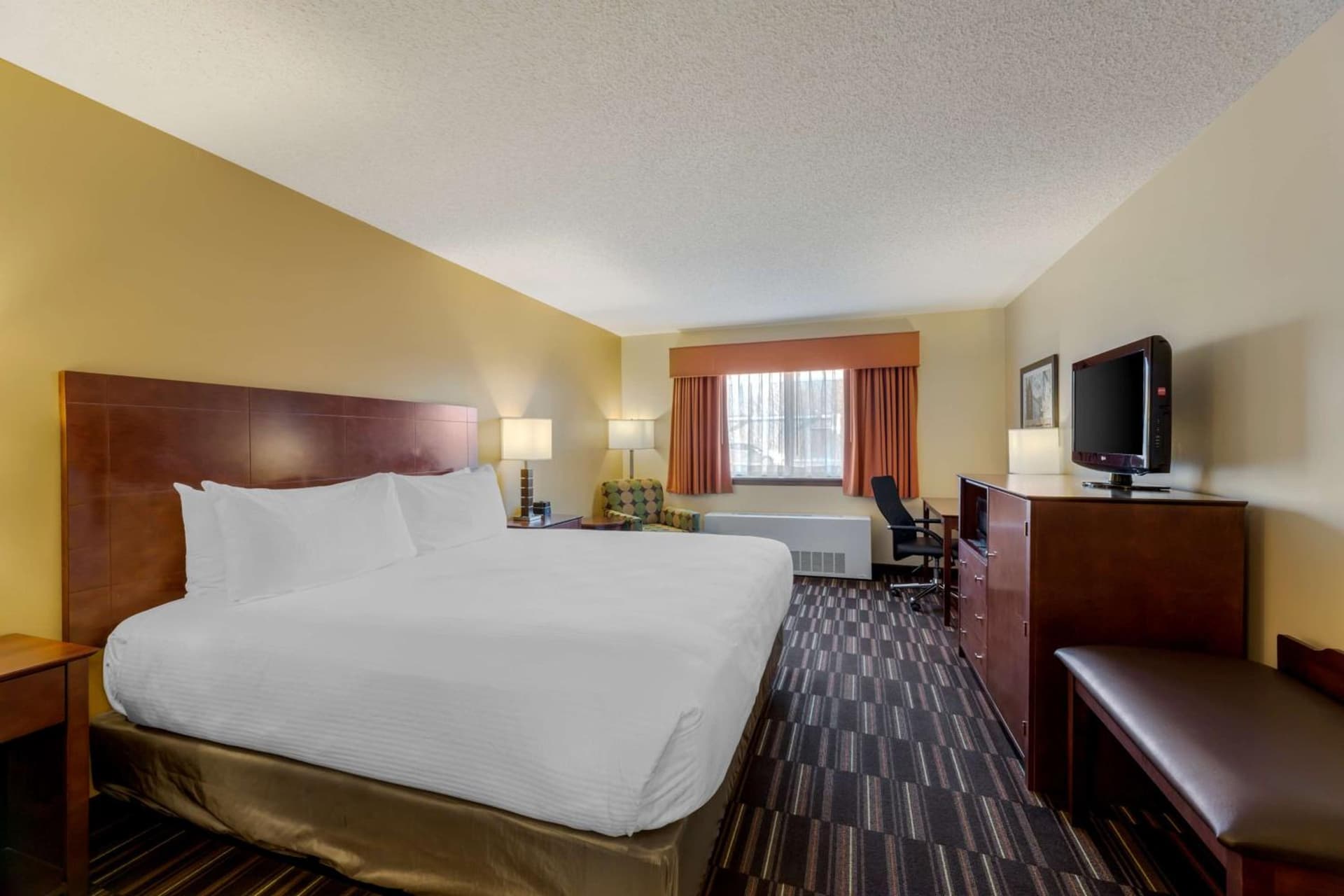 Best Western Falcon Plaza - Bowling Green gallery photo in Bowling Green, OH — image 12