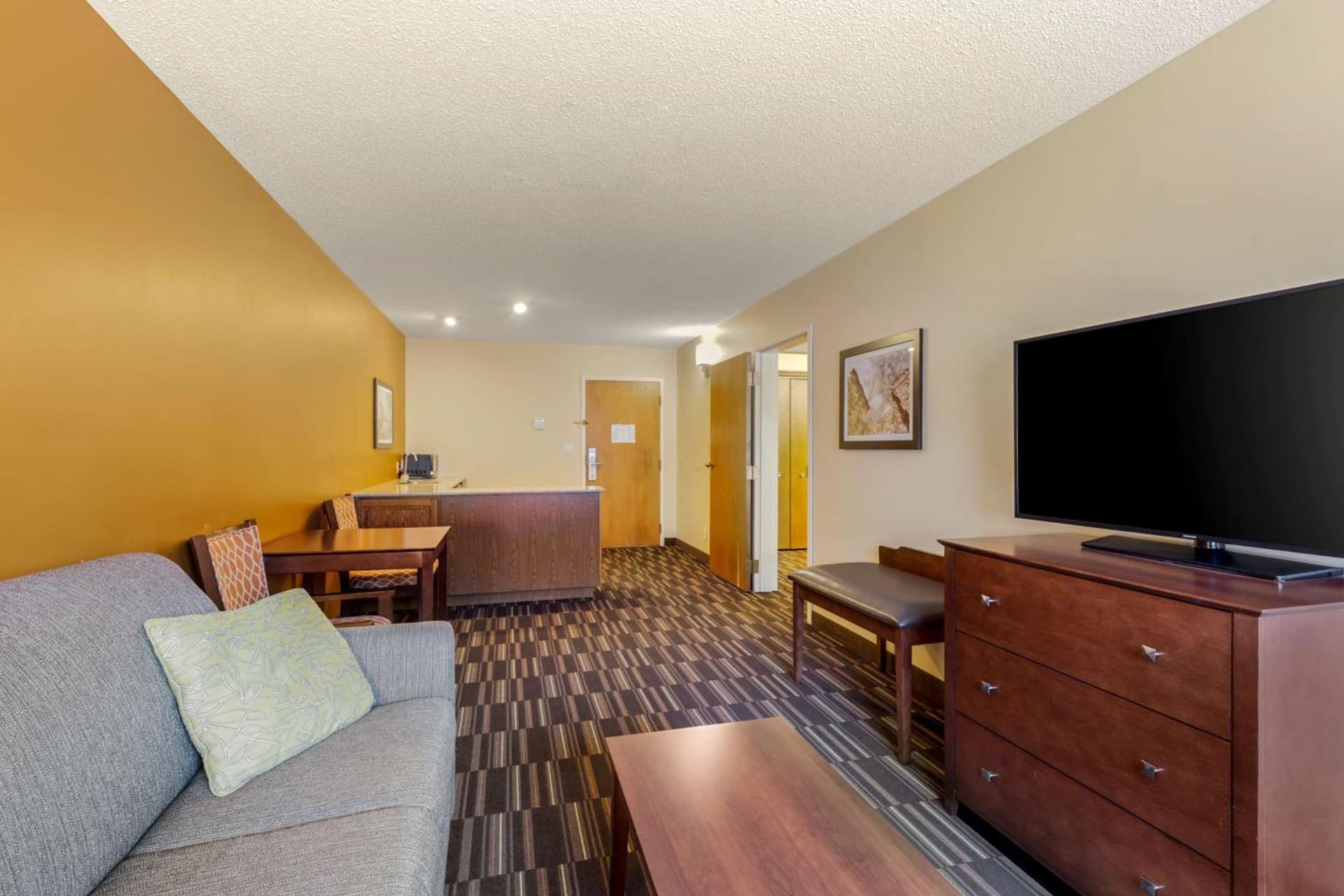 Best Western Falcon Plaza - Bowling Green gallery photo in Bowling Green, OH — image 32