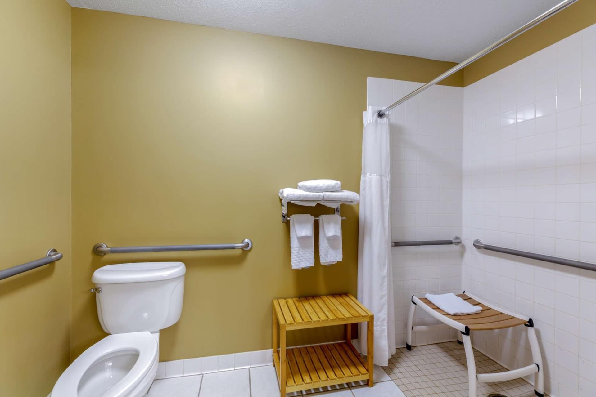 Best Western Falcon Plaza - Bowling Green gallery photo in Bowling Green, OH — image 34