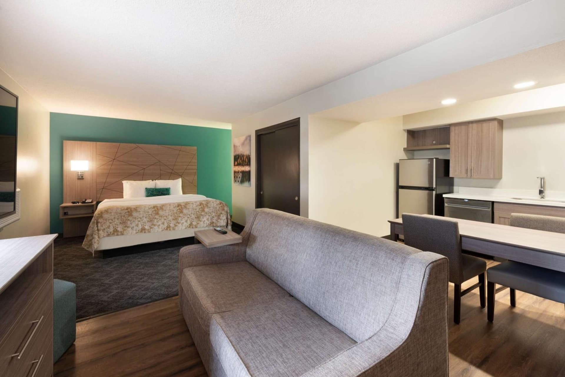 Best Western Fishkill Inn & Suites interior in Fishkill, NY — gallery photo 2