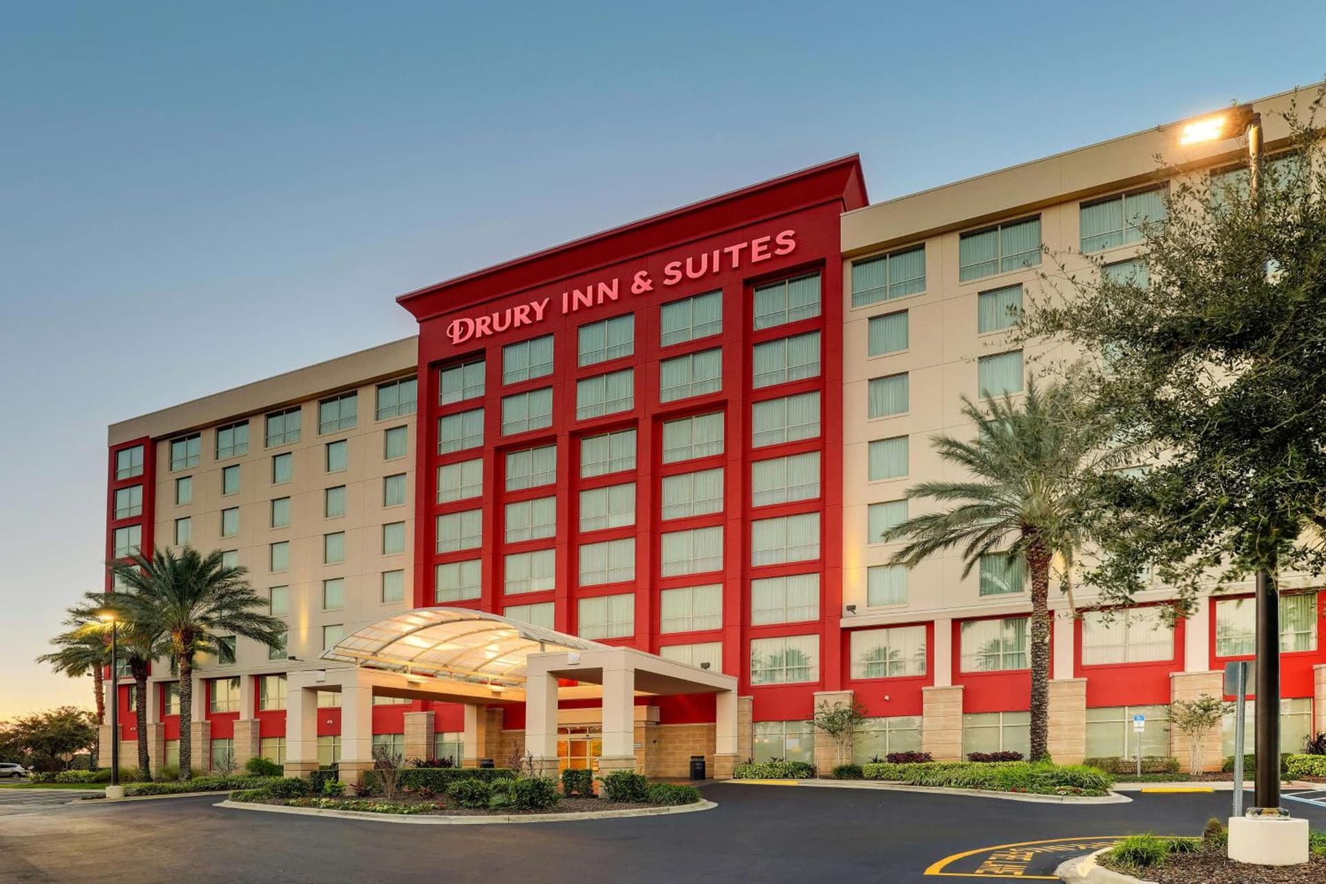 Drury Inn & Suites Orlando near Universal Orlando Resort — hotel in Orlando, Florida