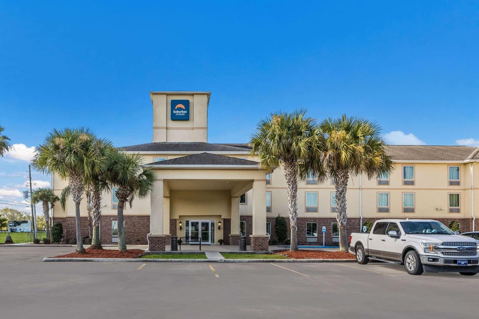 Suburban Studios Berwick - Morgan City property views in Berwick, LA — gallery photo 3