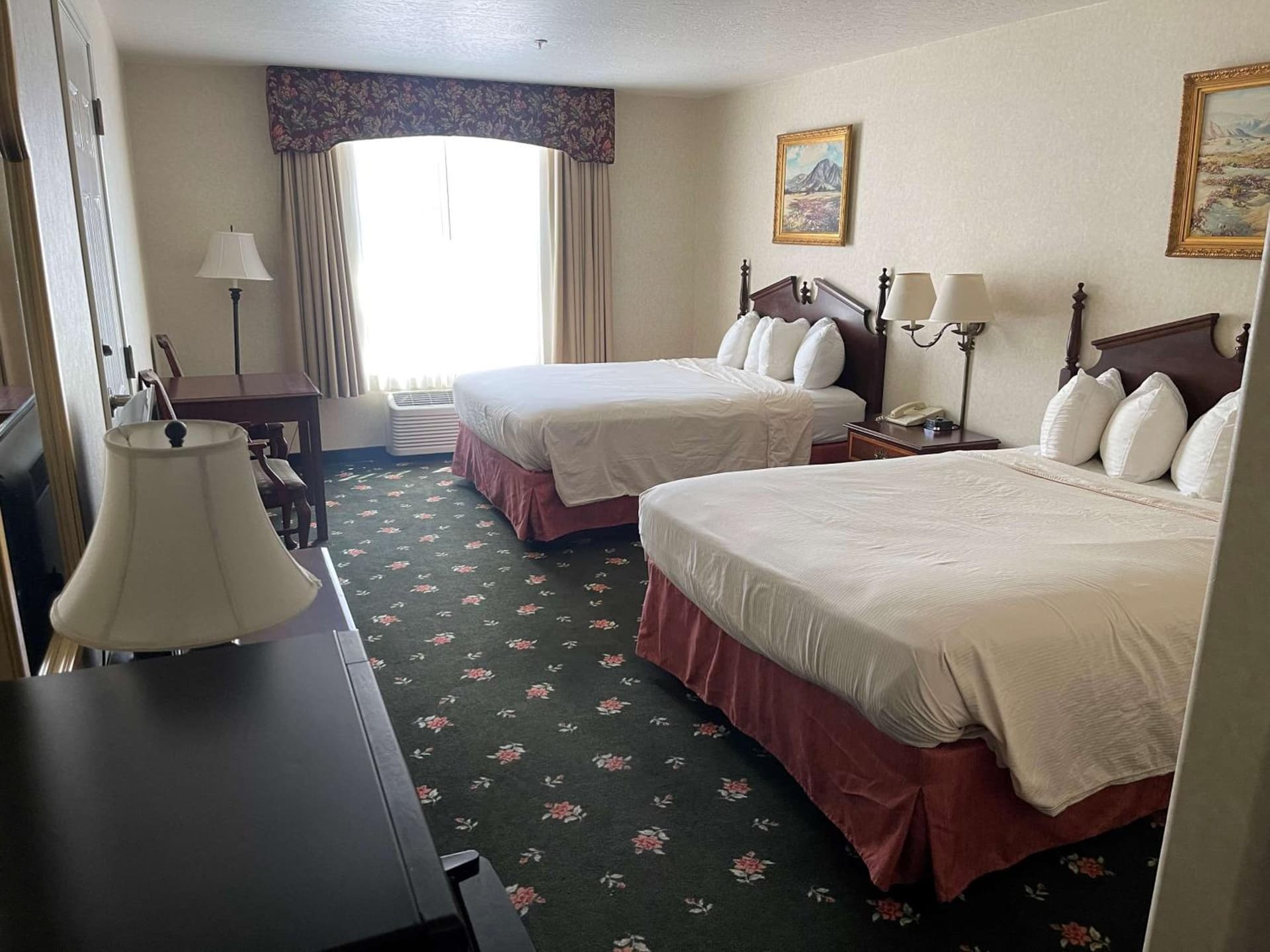SureStay Hotel by Best Western Eureka property views in Eureka, NV — gallery photo 3
