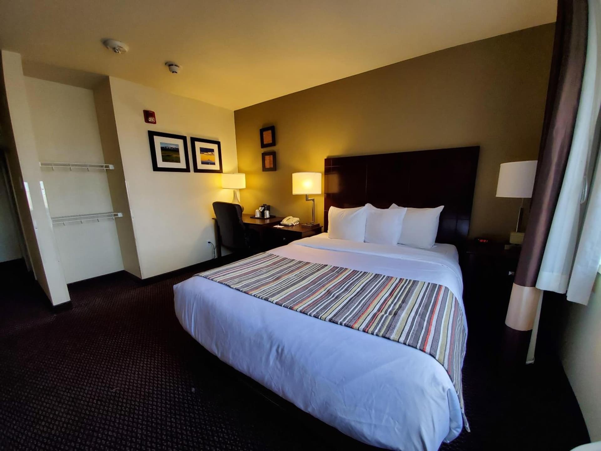 Country Inn & Suites by Radisson, Bend, OR gallery photo in Bend, OR — image 35