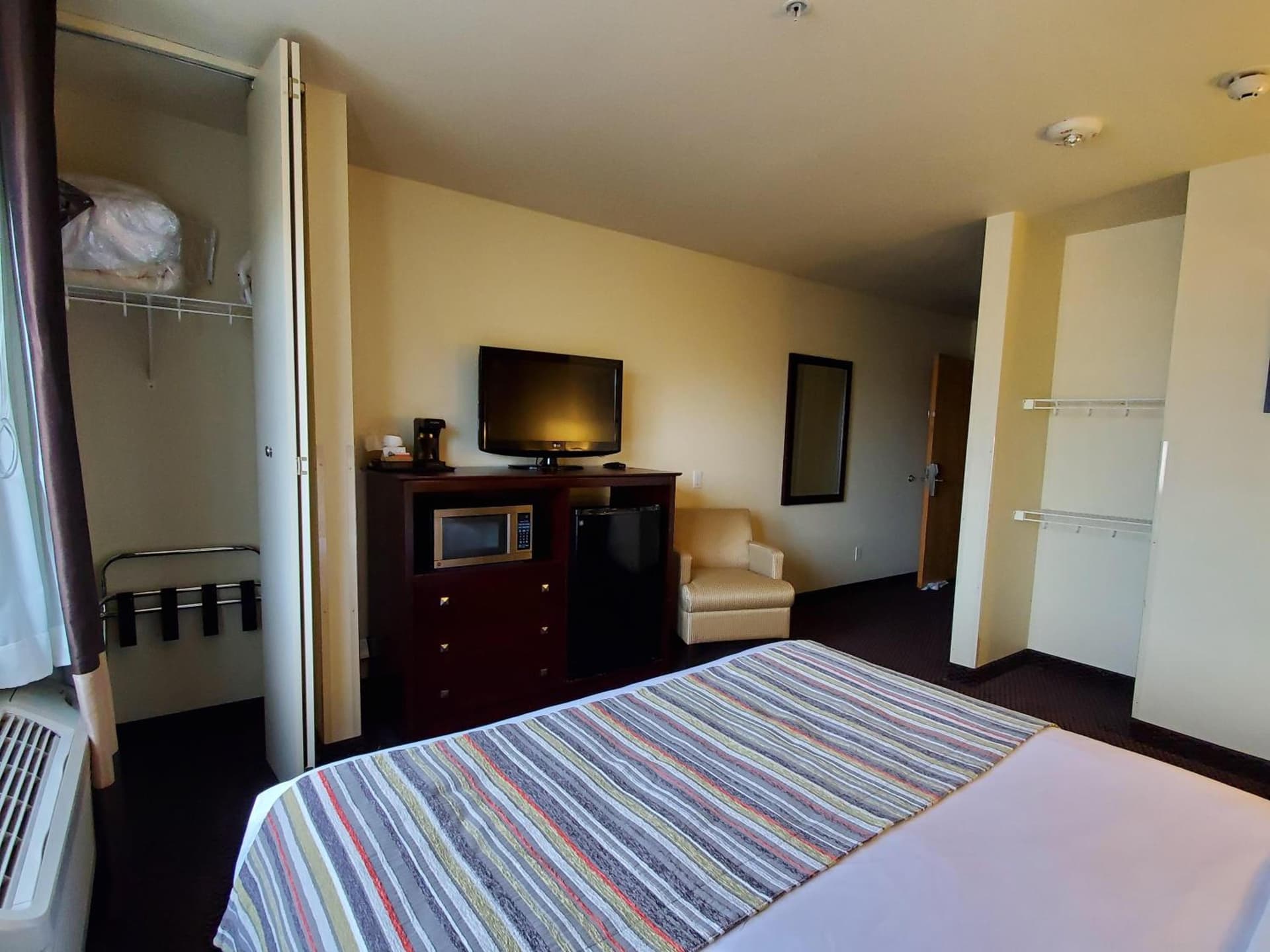 Country Inn & Suites by Radisson, Bend, OR gallery photo in Bend, OR — image 53
