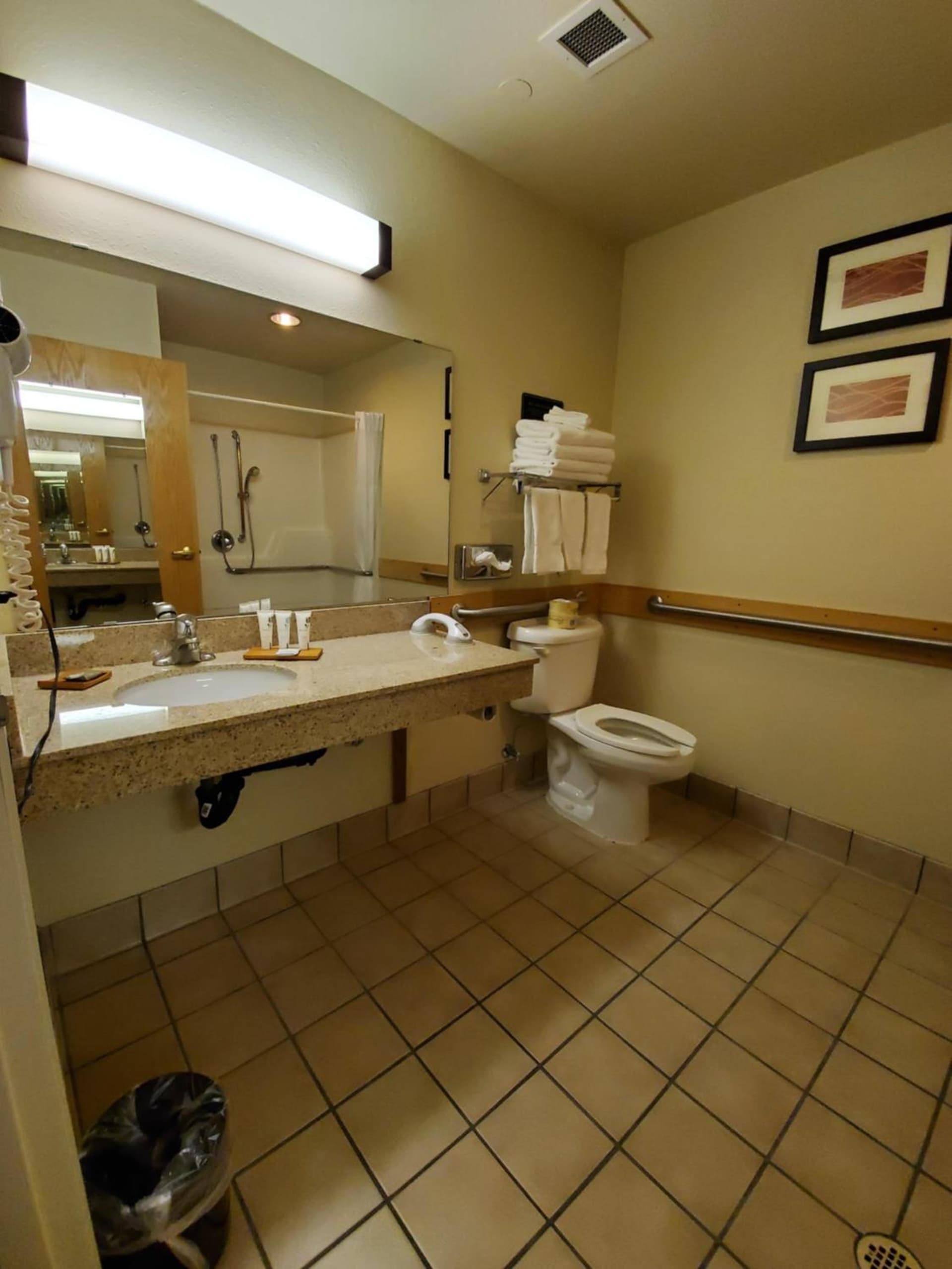 Country Inn & Suites by Radisson, Bend, OR gallery photo in Bend, OR — image 65