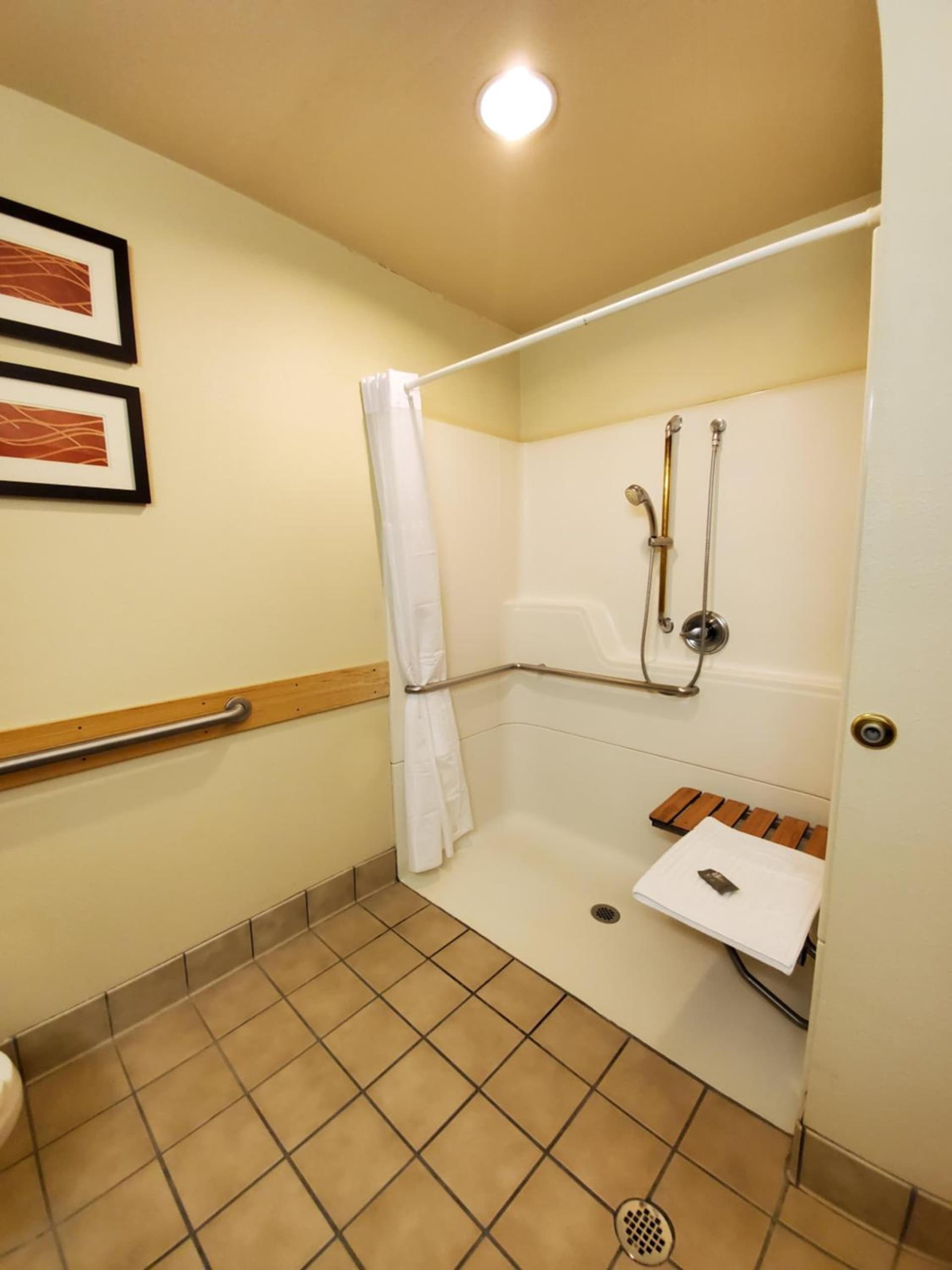 Country Inn & Suites by Radisson, Bend, OR property views in Bend, OR — gallery photo 3