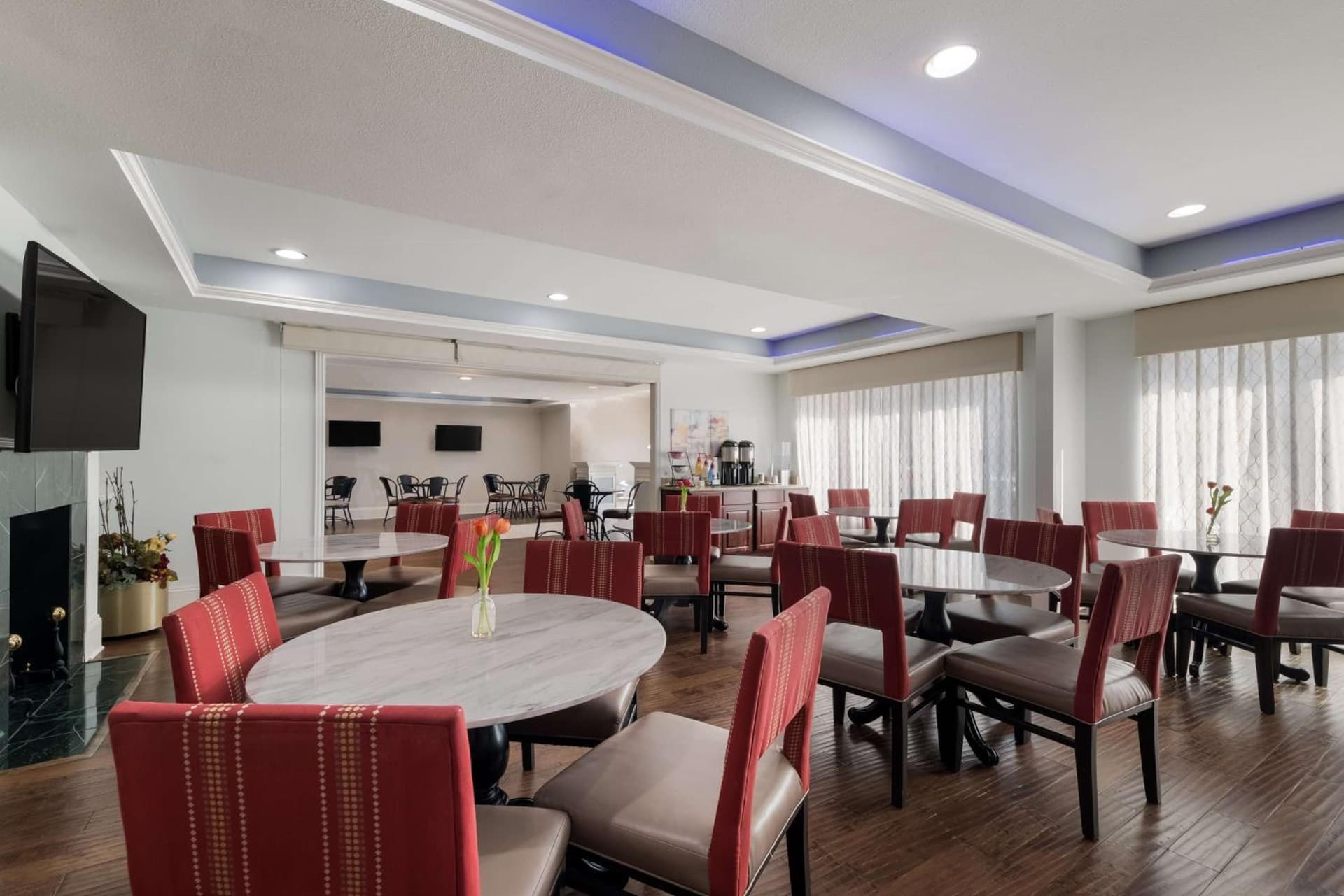 Comfort Suites Plano East - Richardson gallery photo in Plano, TX — image 4