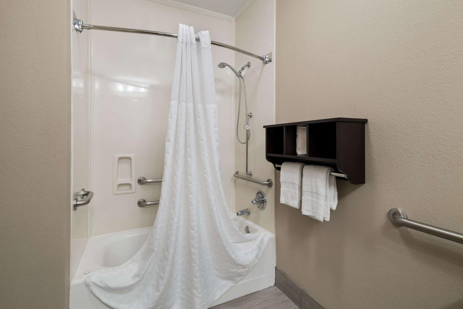 Comfort Suites Plano East - Richardson gallery photo in Plano, TX — image 13