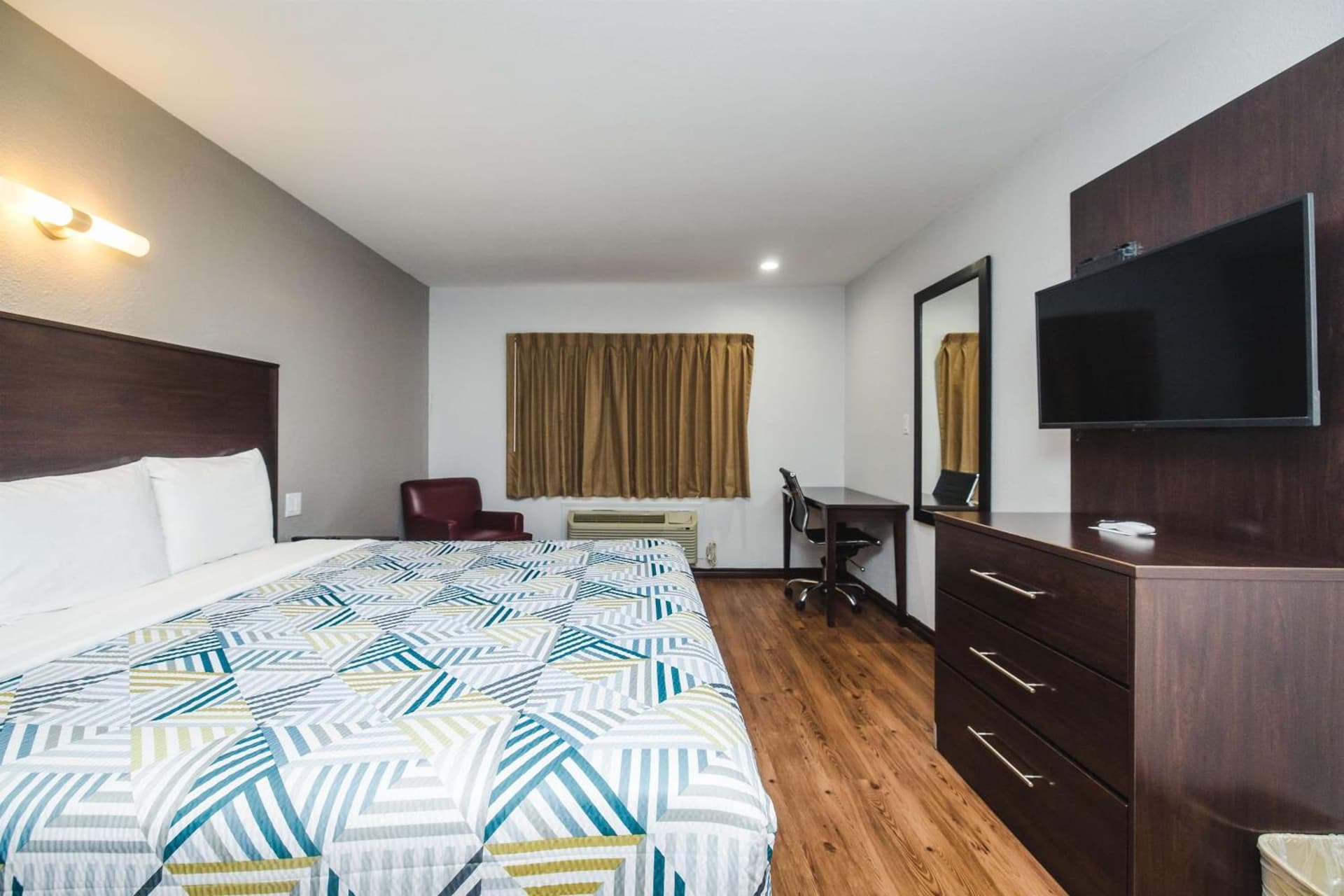 SureStay by Best Western Channelview property views in Channelview, TX — gallery photo 3