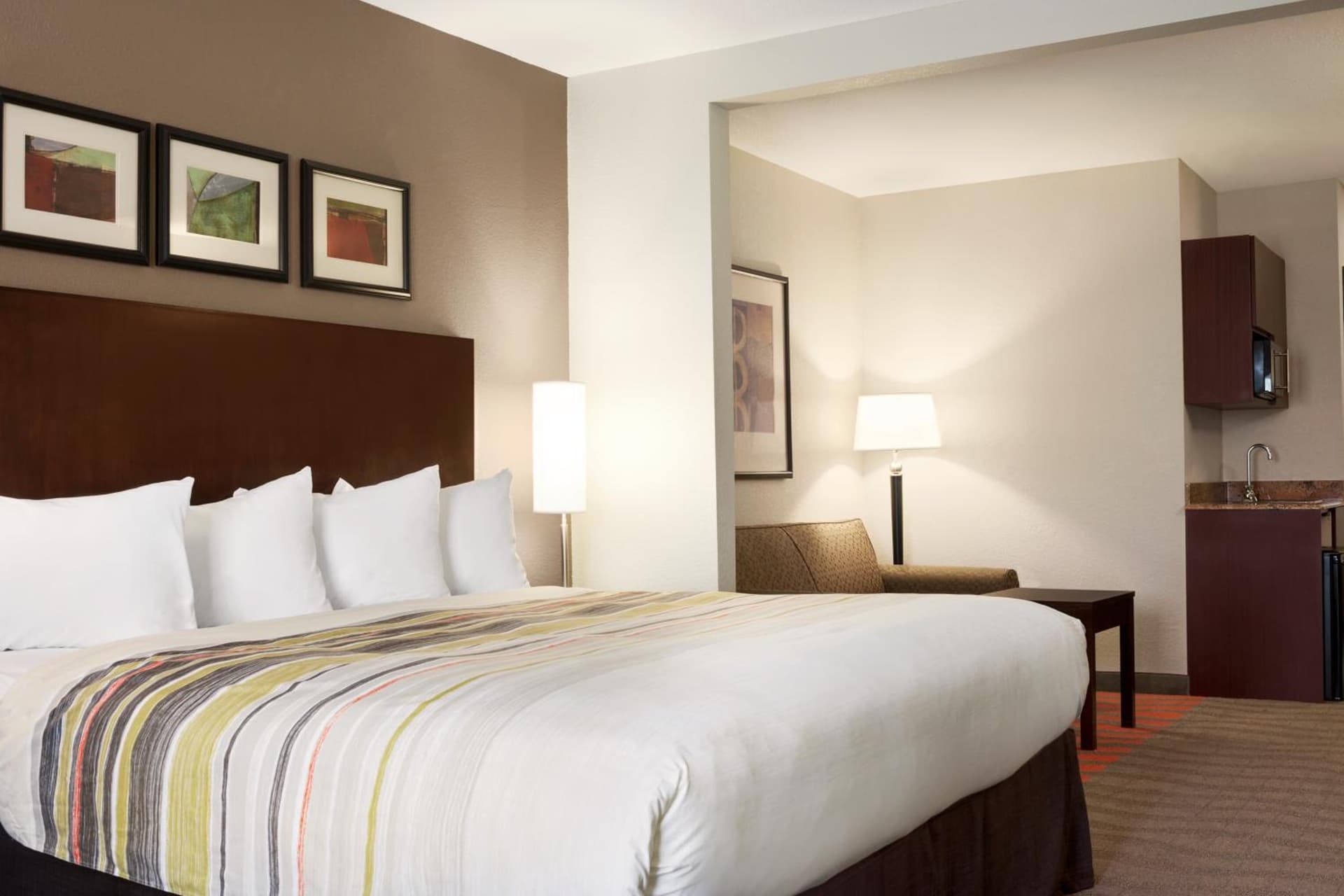 Country Inn & Suites by Radisson, Dearborn, MI gallery photo in Dearborn, MI — image 21