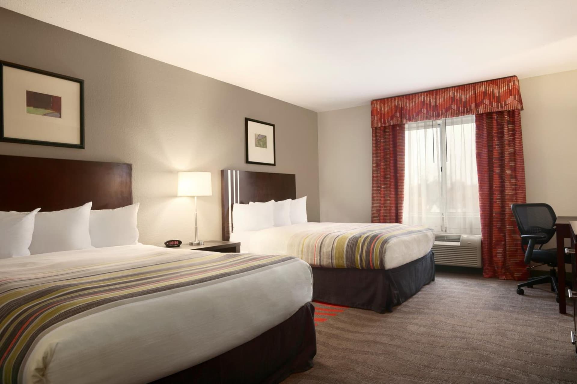 Country Inn & Suites by Radisson, Dearborn, MI gallery photo in Dearborn, MI — image 14