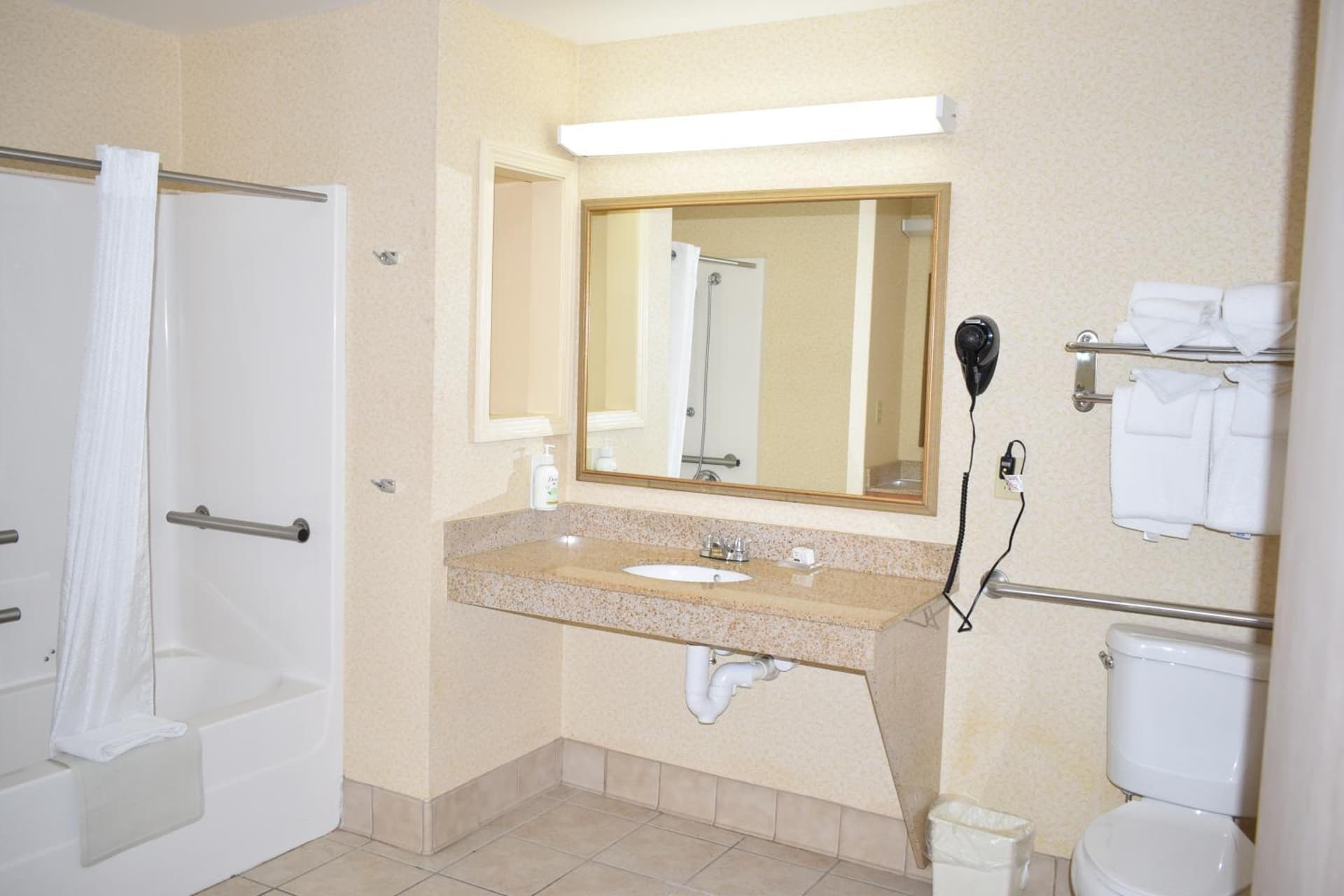 Wingate by Wyndham Youngstown/Austintown gallery photo in Austintown, OH — image 16