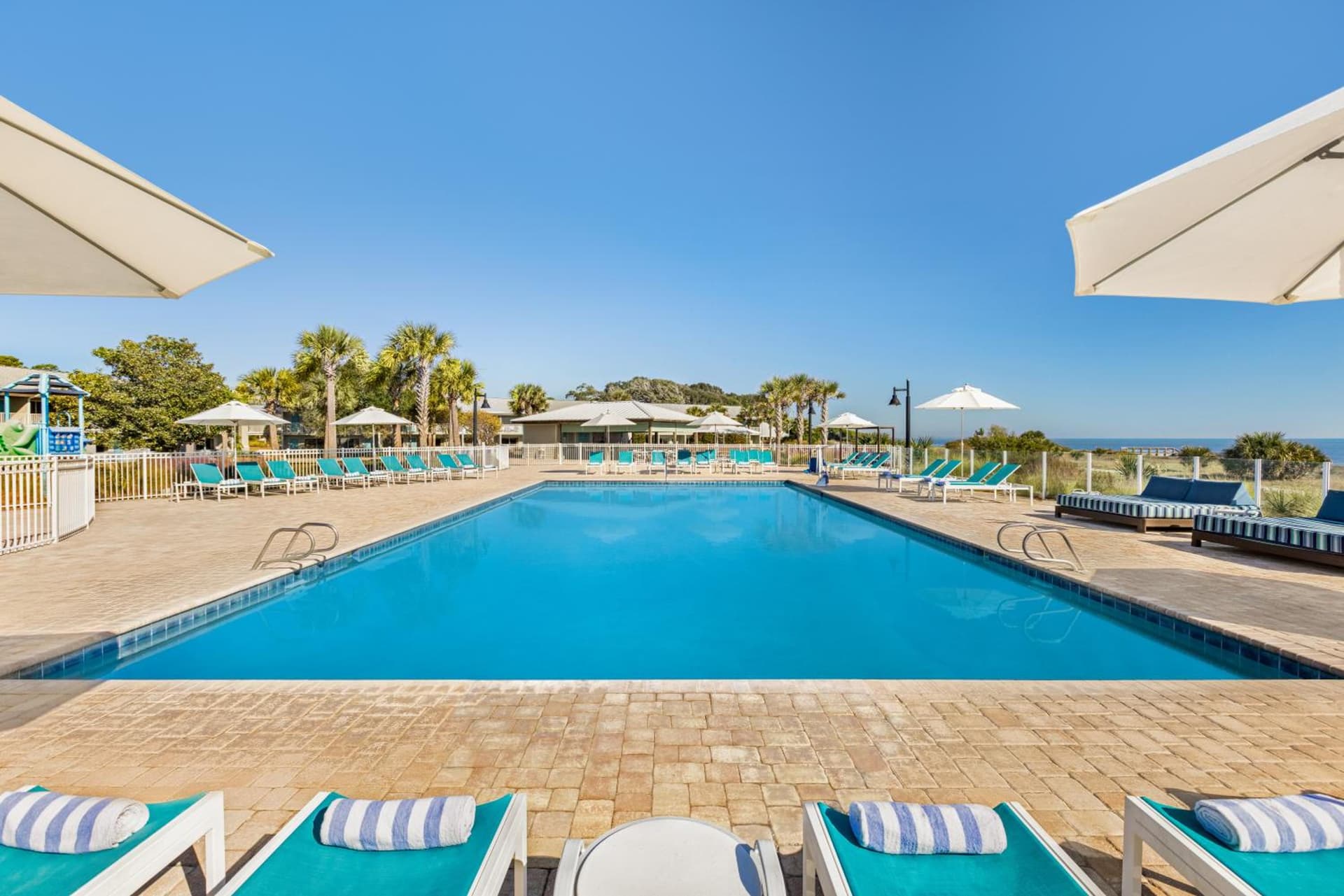 Holiday Inn Resort Jekyll Island by IHG interior in Jekyll Island, GA — gallery photo 2