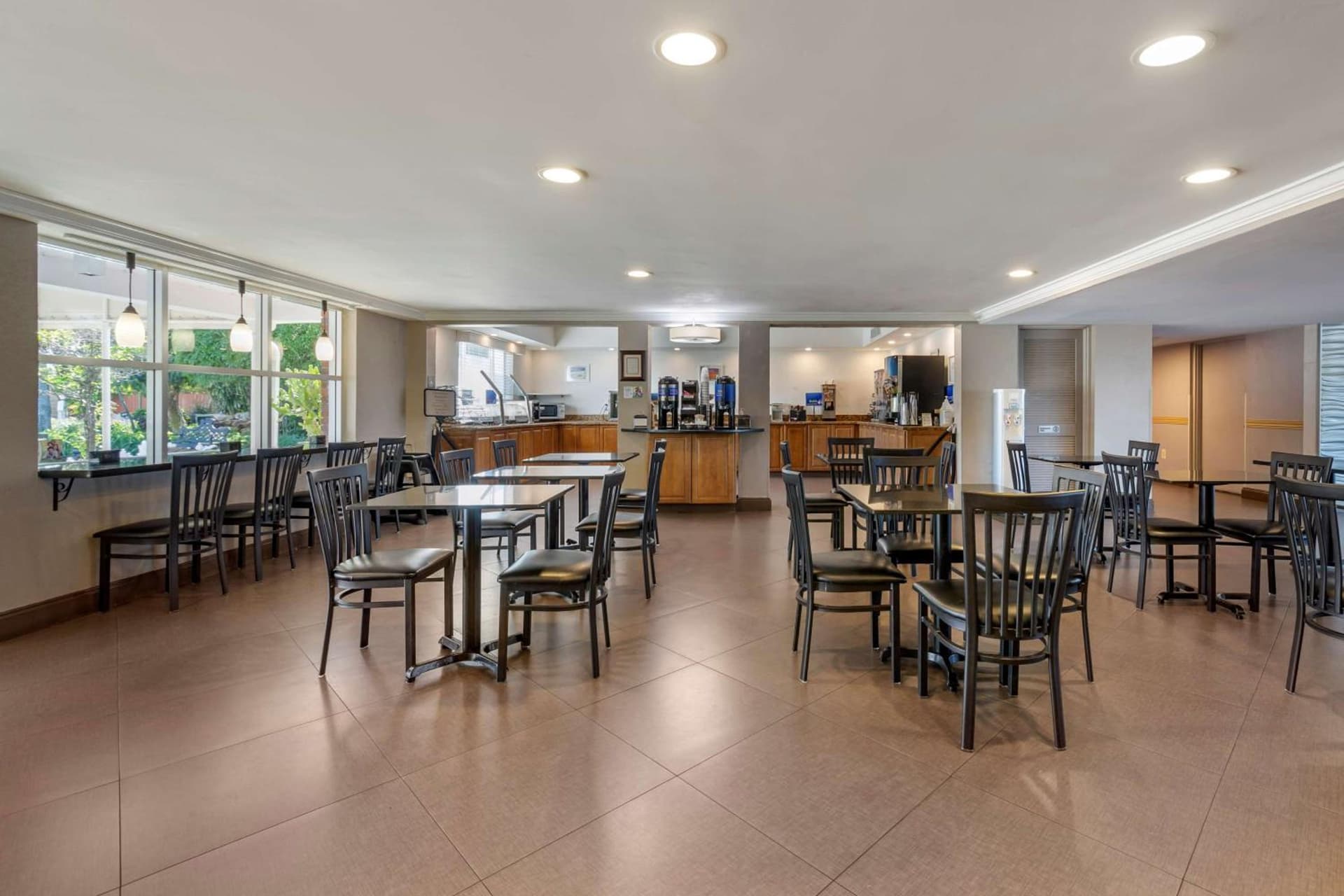 Best Western Palm Beach Lakes property views in West Palm Beach, FL — gallery photo 3