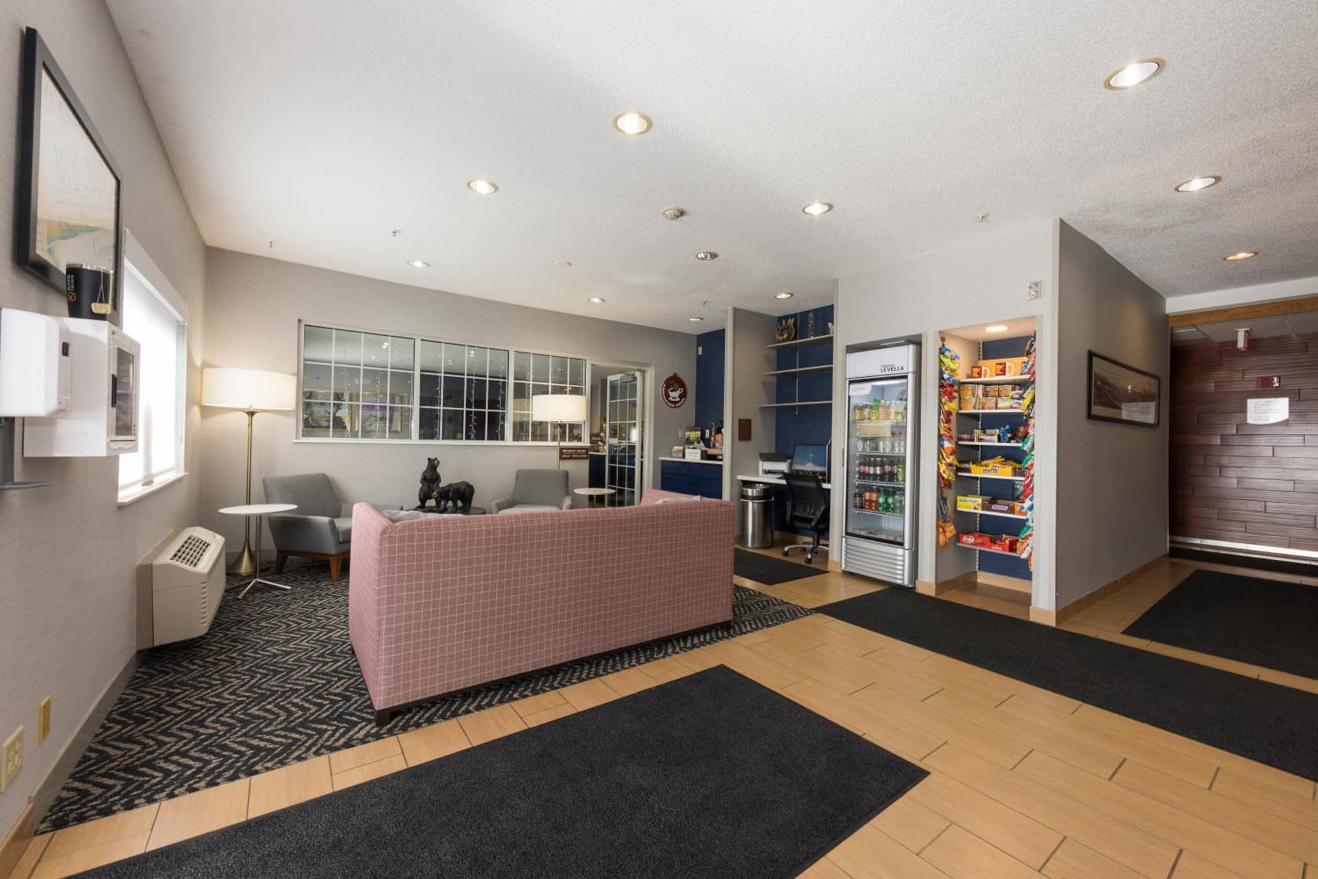 AmericInn by Wyndham Duluth gallery photo in Duluth, MN — image 24