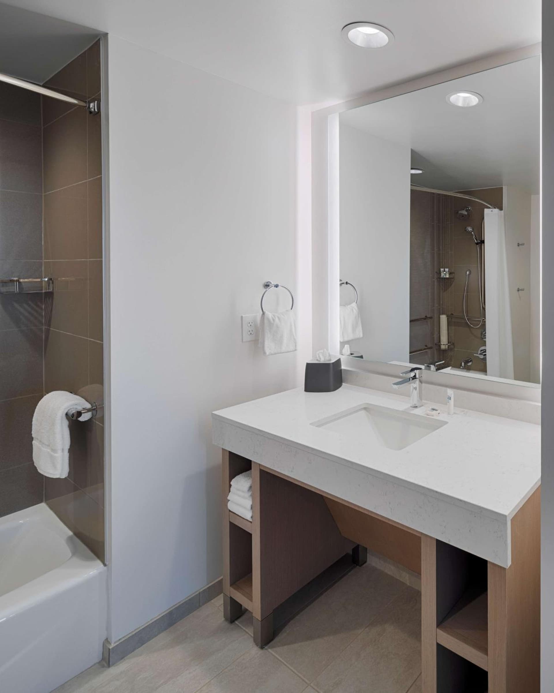 Hyatt House Columbus OSU Short North gallery photo in Columbus, OH — image 36