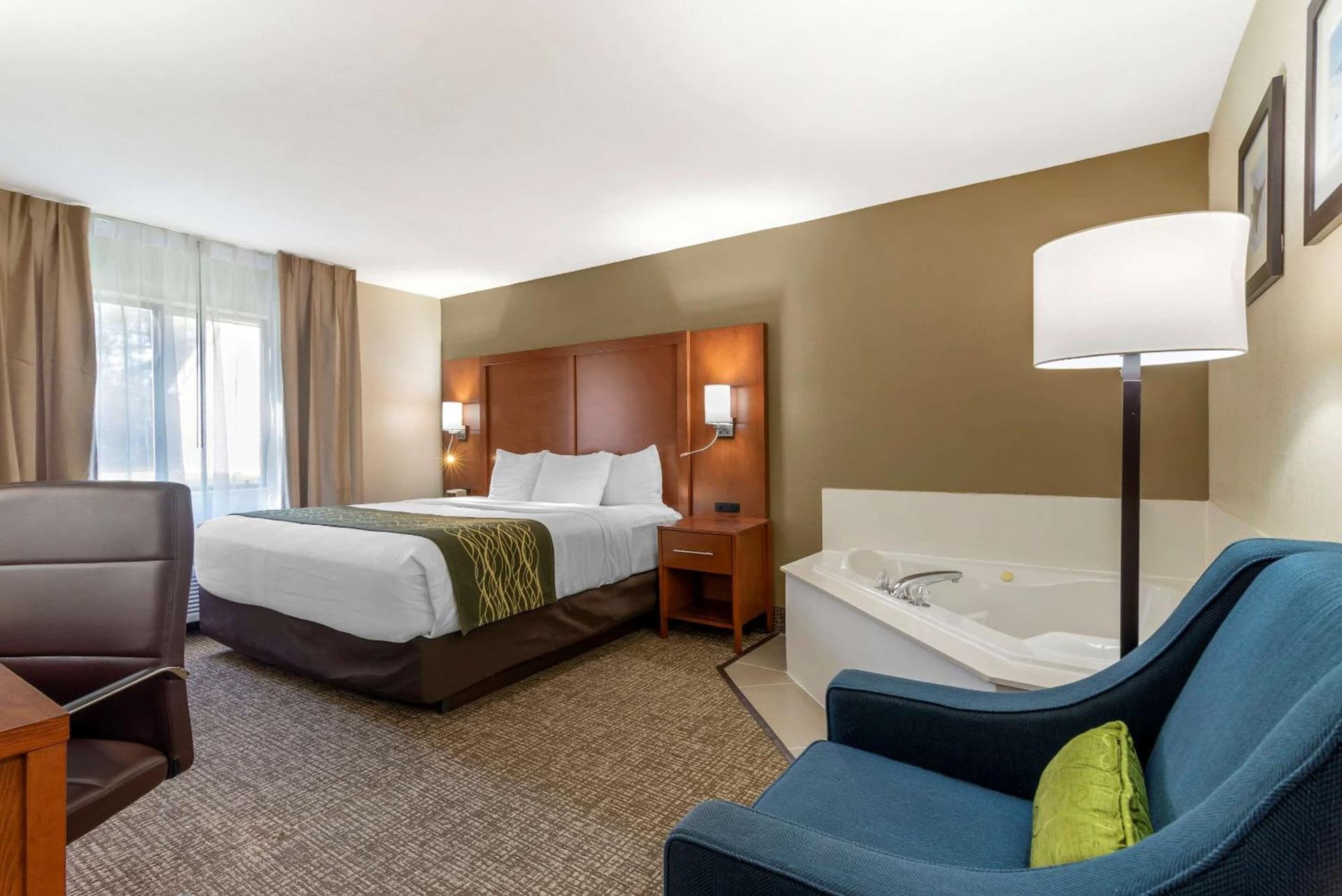 Comfort Inn & Suites - near Robins Air Force Base Main Gate gallery photo in Warner Robins, GA — image 17