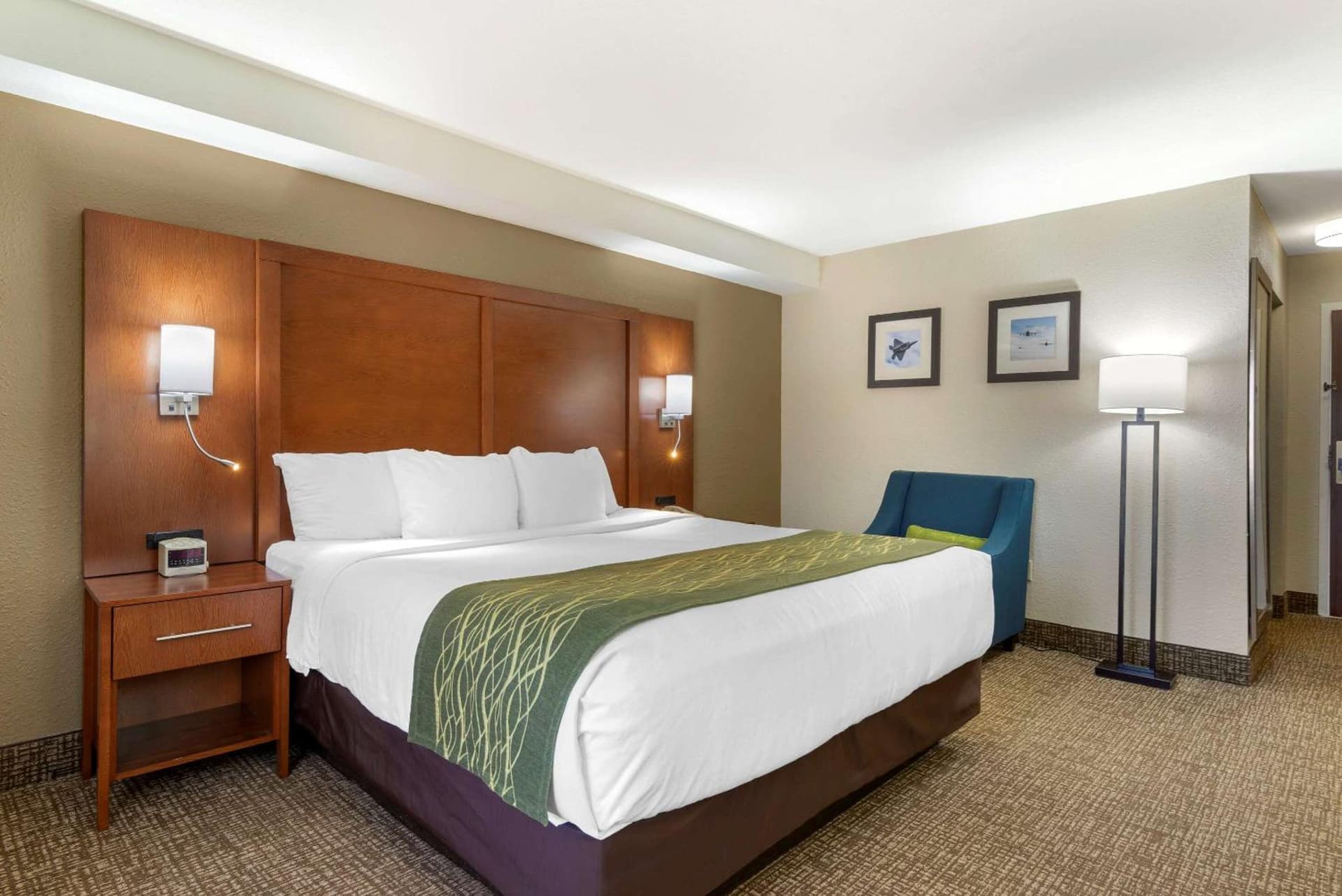 Comfort Inn & Suites - near Robins Air Force Base Main Gate gallery photo in Warner Robins, GA — image 32