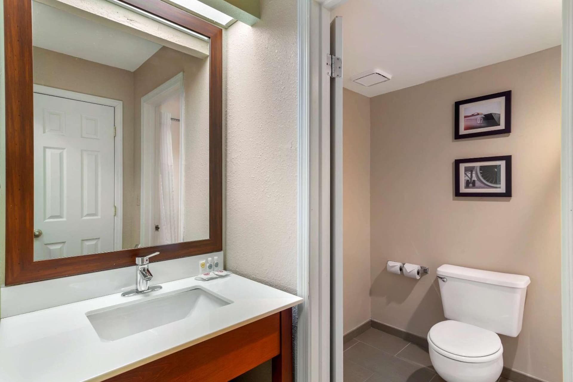 Comfort Inn & Suites - near Robins Air Force Base Main Gate gallery photo in Warner Robins, GA — image 13