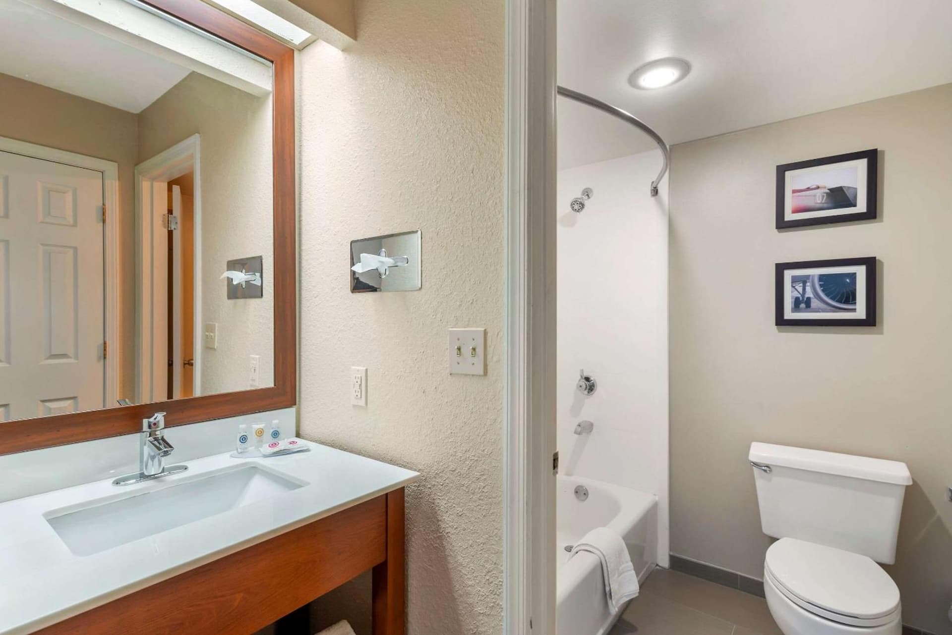 Comfort Inn & Suites - near Robins Air Force Base Main Gate gallery photo in Warner Robins, GA — image 14