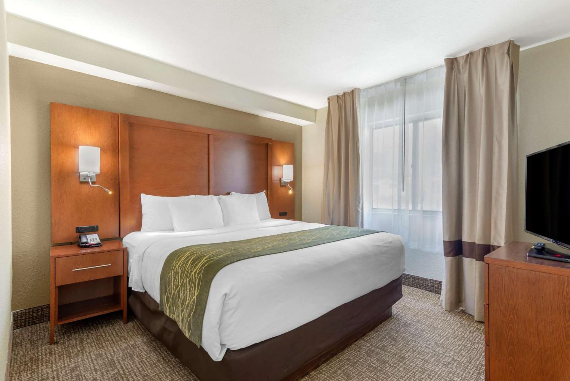 Comfort Inn & Suites - near Robins Air Force Base Main Gate gallery photo in Warner Robins, GA — image 27