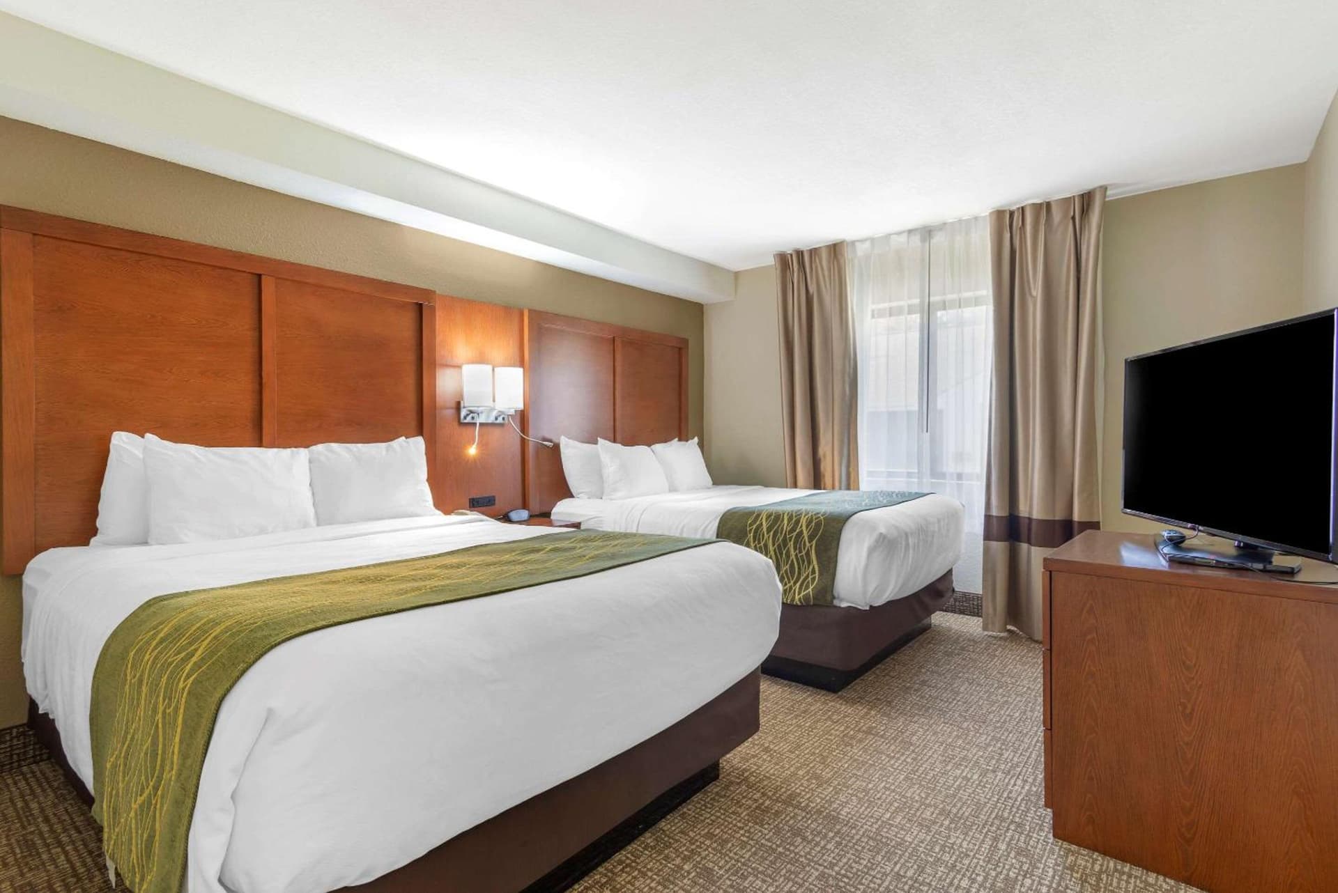 Comfort Inn & Suites - near Robins Air Force Base Main Gate gallery photo in Warner Robins, GA — image 4
