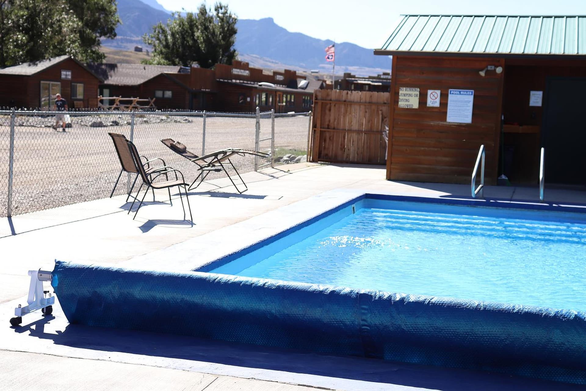 Yellowstone Valley Inn property views in Wapiti, WY — gallery photo 3