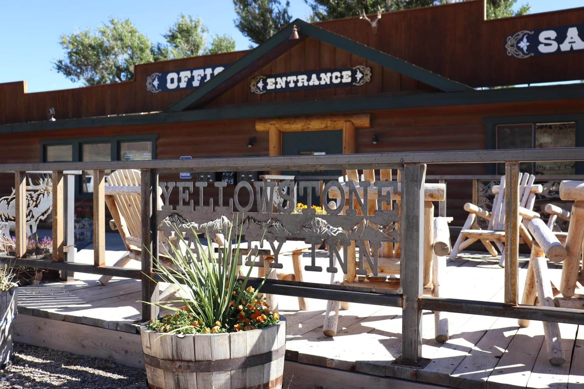 Yellowstone Valley Inn featured exterior or lobby in Wapiti, WY — similar hotel