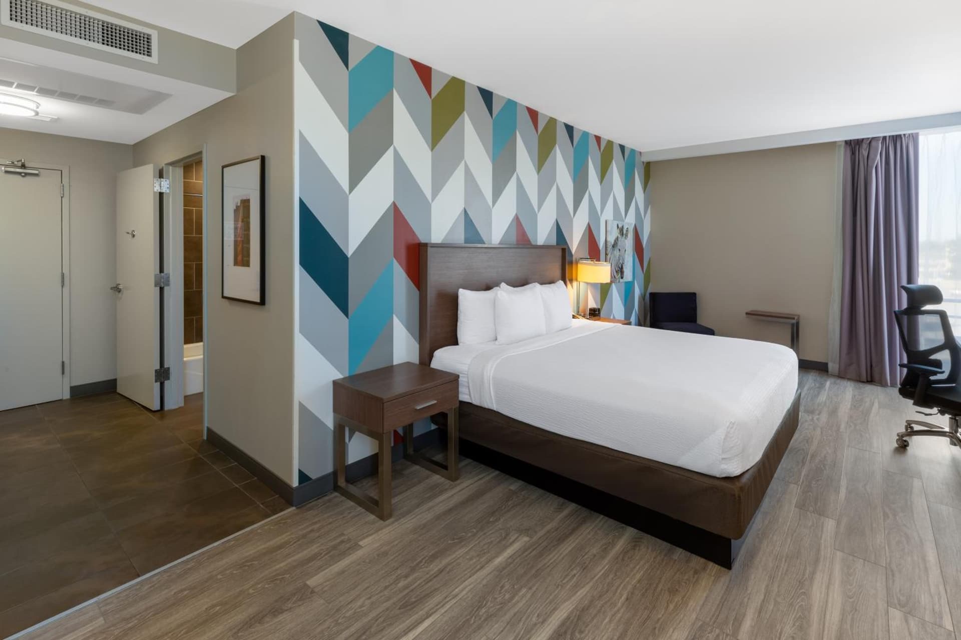 La Quinta Inn & Suites by Wyndham Tulsa Downtown - Route 66 gallery photo in Tulsa, OK — image 12