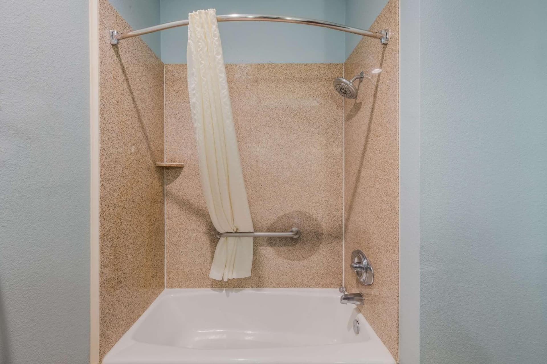 Best Western South Plains Inn & Suites property views in Levelland, TX — gallery photo 3