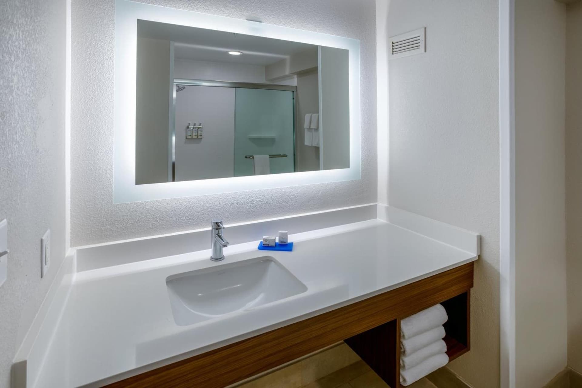 Holiday Inn Express Hotel & Suites Salisbury - Delmar by IHG gallery photo in Delmar, MD — image 46