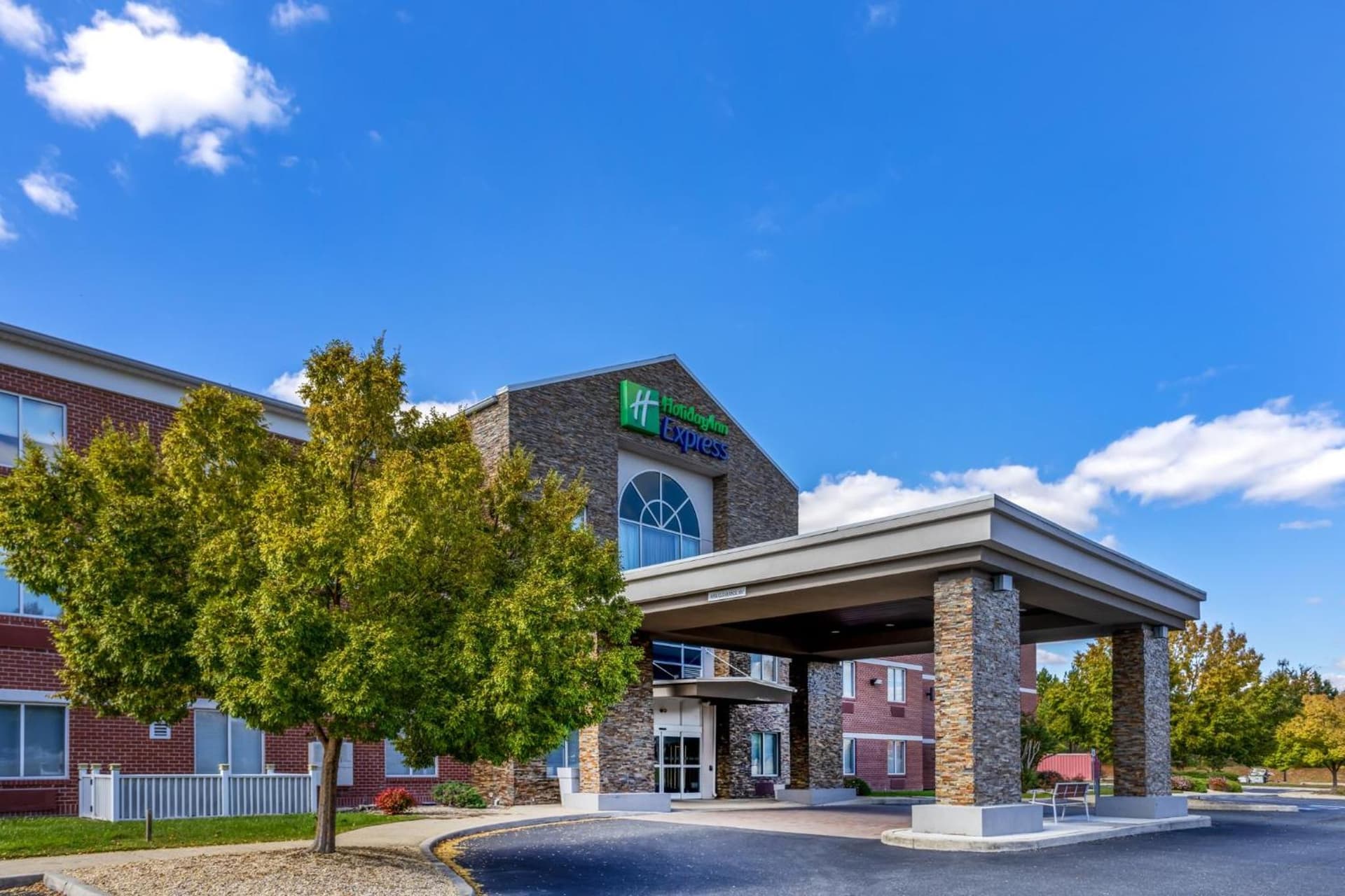 Holiday Inn Express Hotel & Suites Salisbury - Delmar by IHG featured exterior or lobby in Delmar, MD — similar hotel