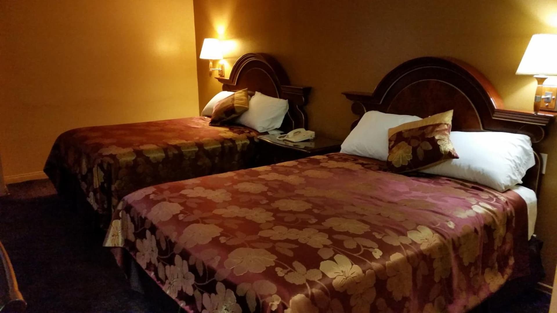 Redondo Beach Inn-LAX interior in Gardena, CA — gallery photo 2