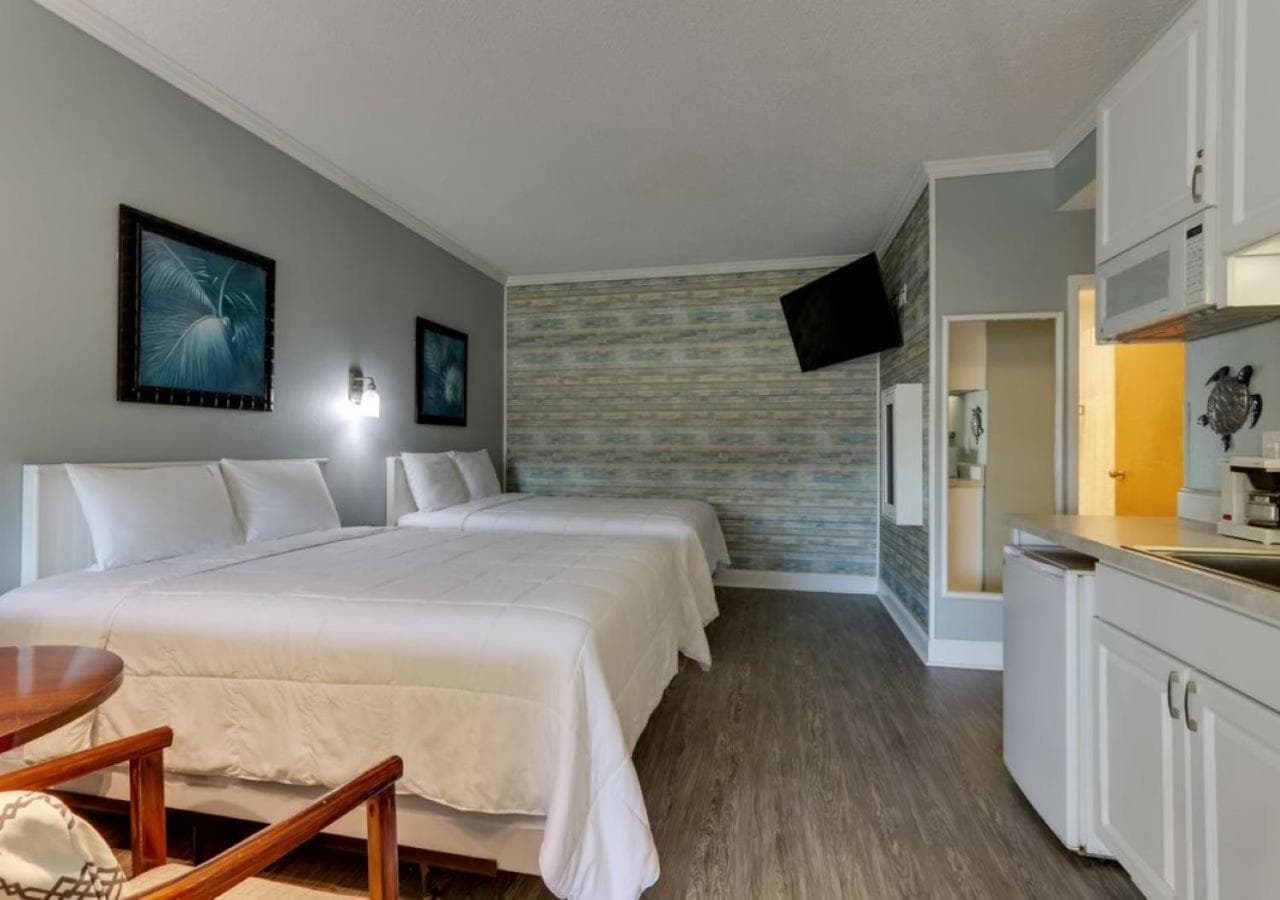 Palm Suites gallery photo in Atlantic Beach, NC — image 22